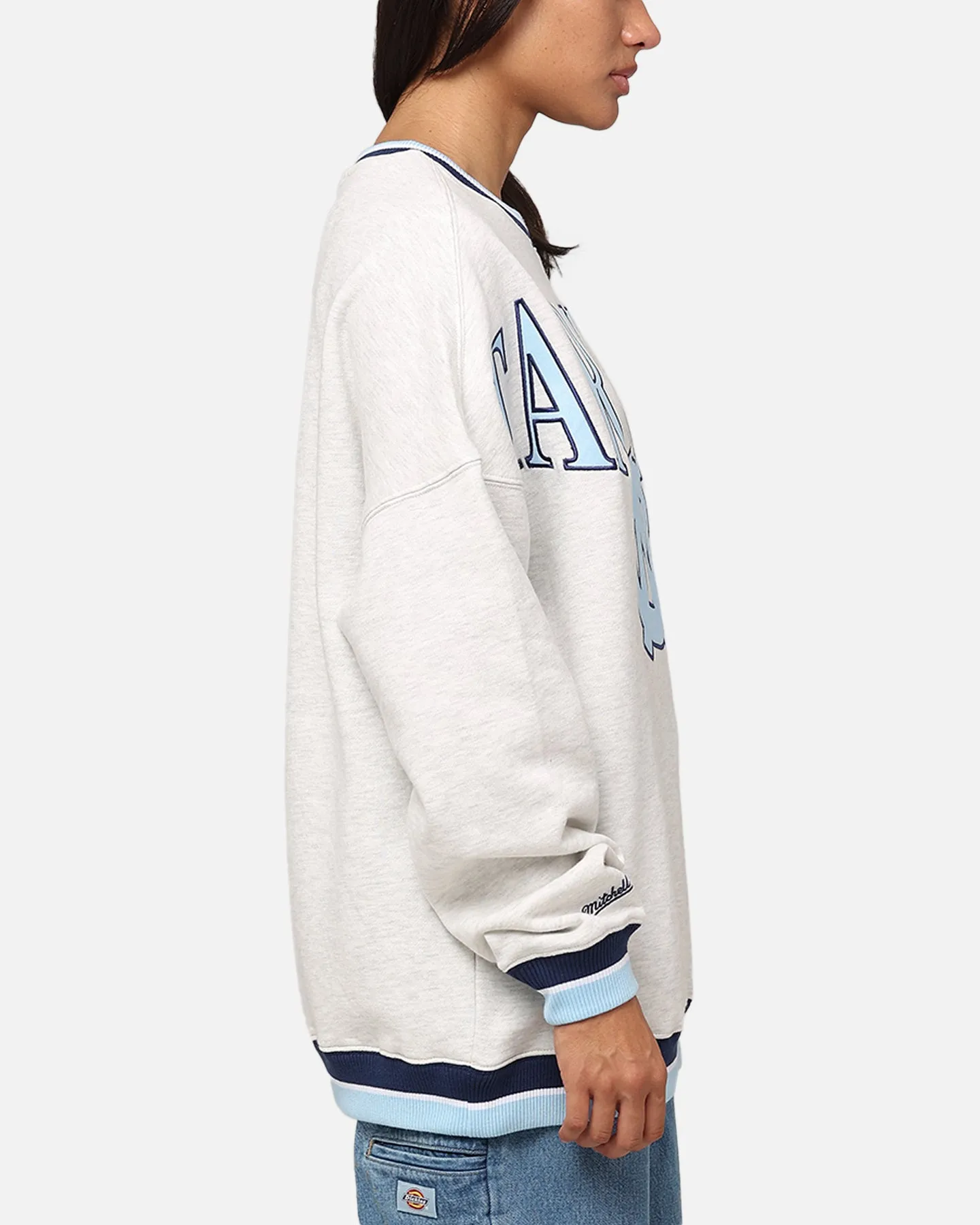 Mitchell & Ness North Carolina Tar Heels Shooting Crewneck Silver Marle sold by Culture Kings product image thumbnail 4