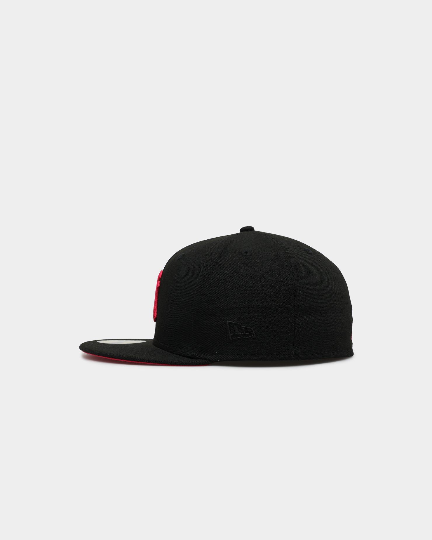New Era New York Yankees 'Rose Nights' 59FIFTY Fitted Black sold by Culture Kings product image thumbnail 4