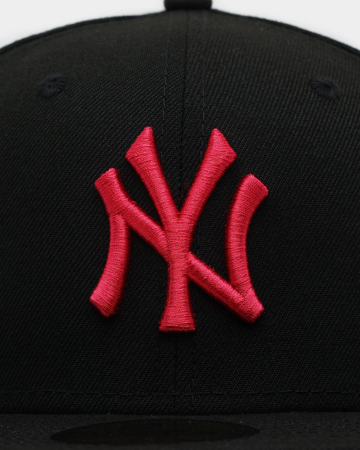 New Era New York Yankees 'Rose Nights' 59FIFTY Fitted Black sold by Culture Kings product image thumbnail 5