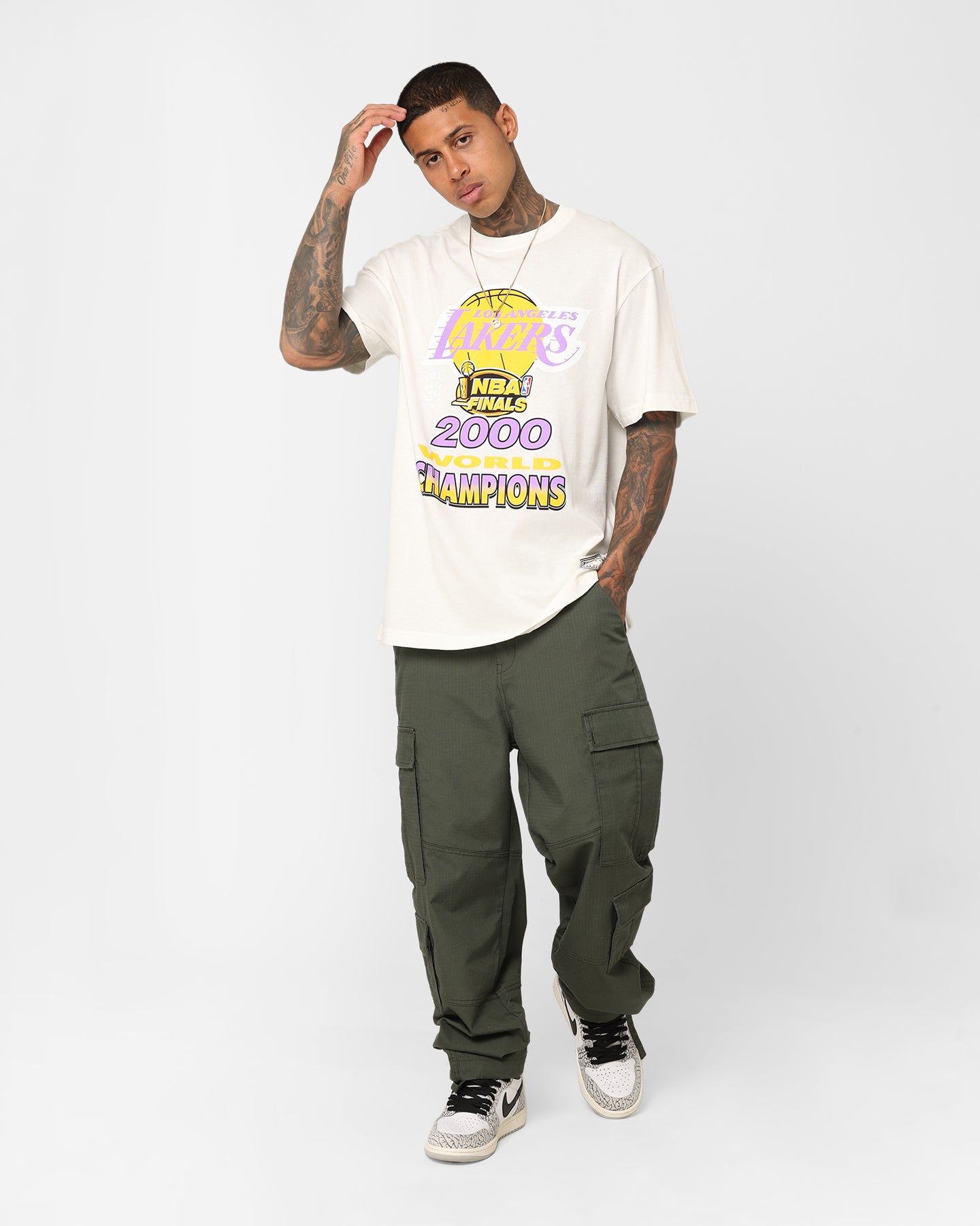 Mitchell & Ness Los Angeles Lakers 2000 World Champions T-Shirt Vintage White sold by Culture Kings product image thumbnail 2