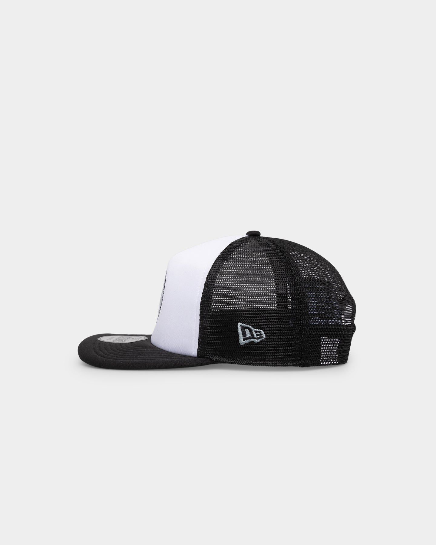 New Era Las Vegas Raiders Golfer Trucker Snapback White/Black sold by Culture Kings product image thumbnail 4