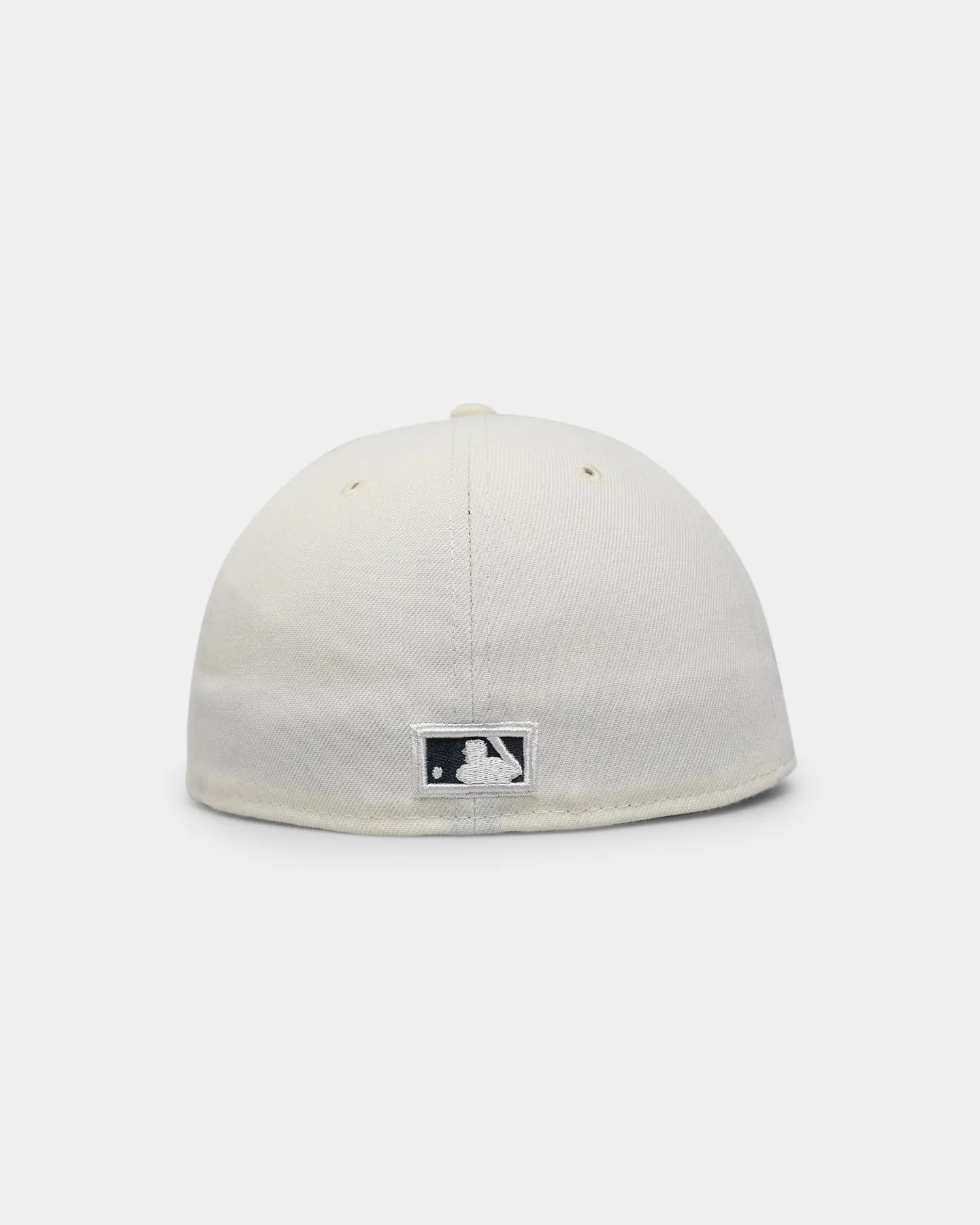 New Era New York Yankees 1999 'Off White 2-Tone World Series Patch' 59FIFTY Fitted Chrome White/OTC sold by Culture Kings product image thumbnail 3