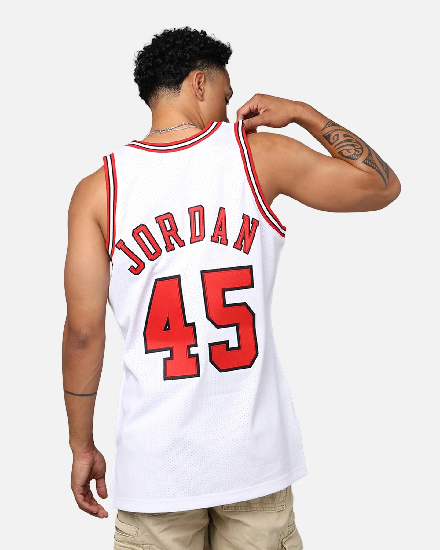 Mitchell & Ness Chicago Bulls Michael Jordan1994-95 Authentic Home Jersey White sold by Culture Kings product image thumbnail 2