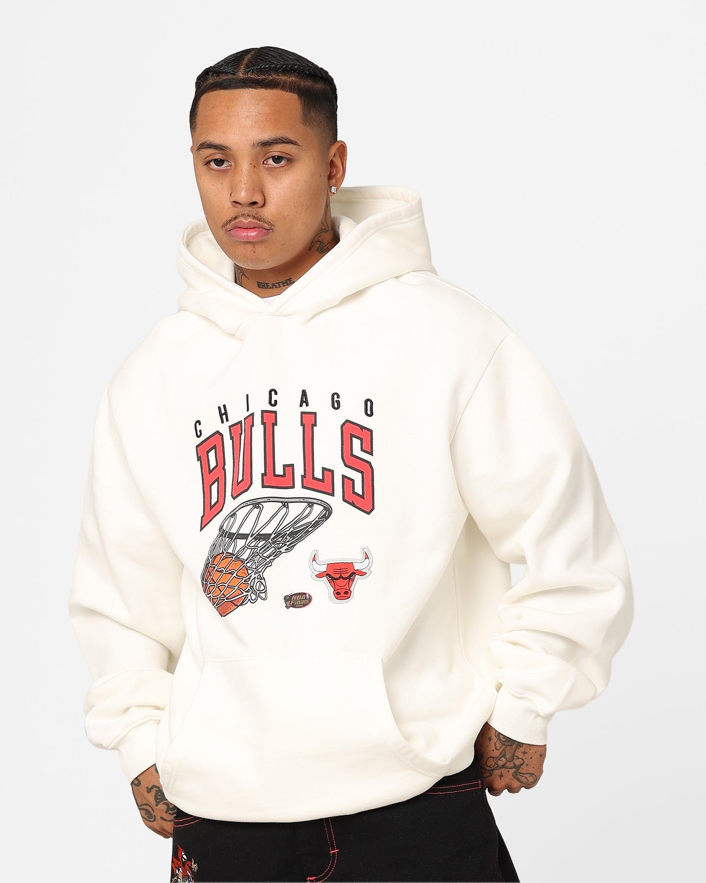 Mitchell & Ness Chicago Bulls Arch Net Oversized Hoodie Vintage White sold by Culture Kings