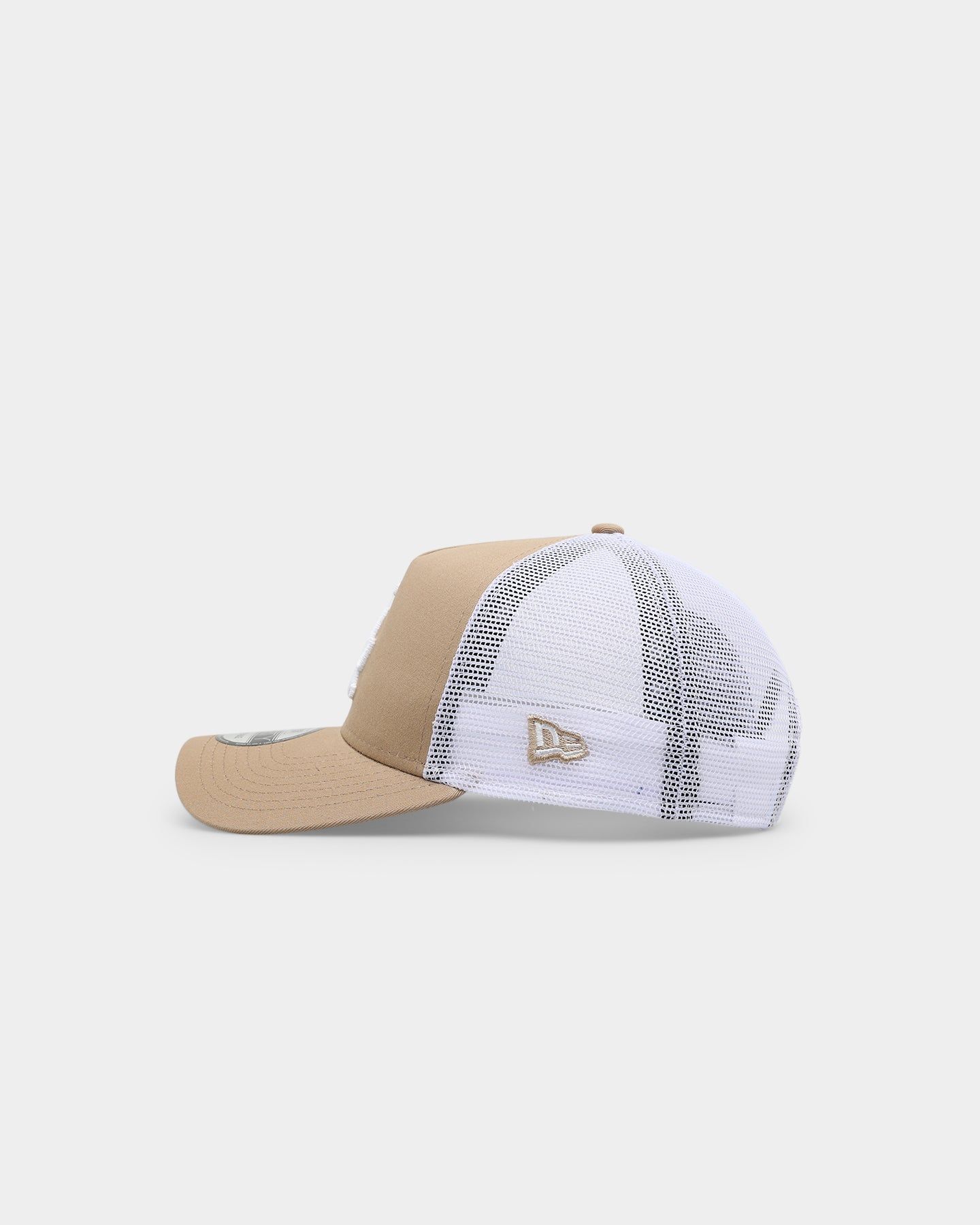 New Era Los Angeles Dodgers 'Summer Essential' 9FORTY A-Frame Trucker Tumbleweed/White sold by Culture Kings product image thumbnail 4