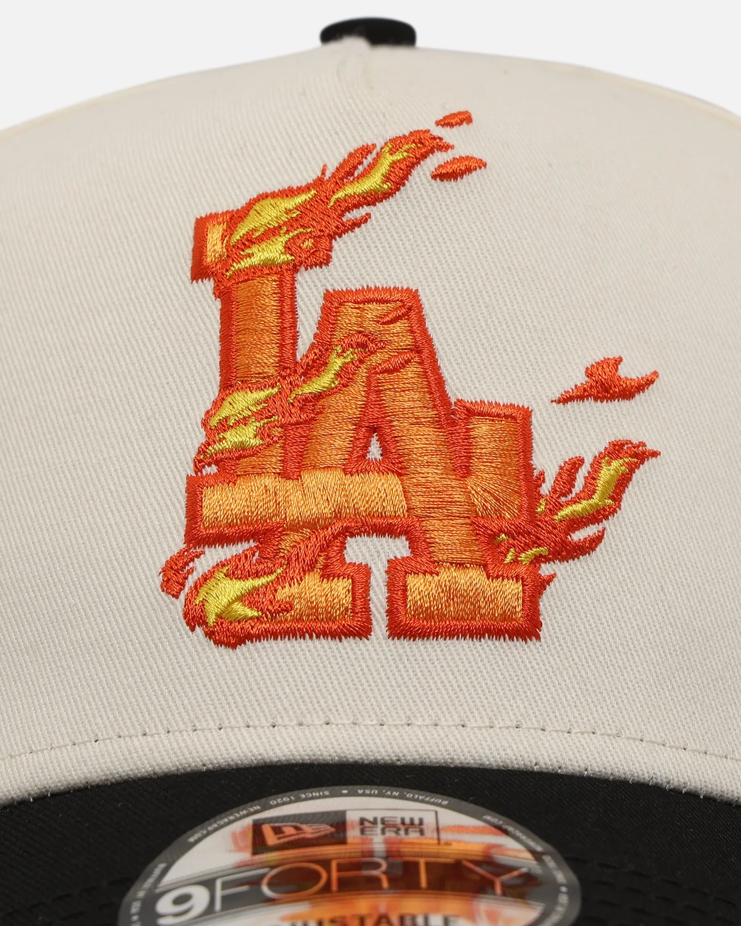 New Era Los Angeles Dodgers 'Flame' 9FORTY A-Frame Snapback Chrome White/Black sold by Culture Kings product image thumbnail 5