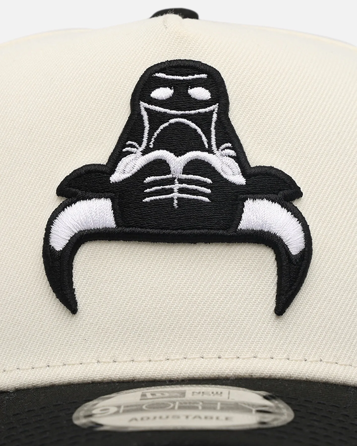 New Era Chicago Bulls 'Chrome Black Upside Down Logo' 9FORTY A-Frame Snapback Chrome/Black sold by Culture Kings product image thumbnail 4