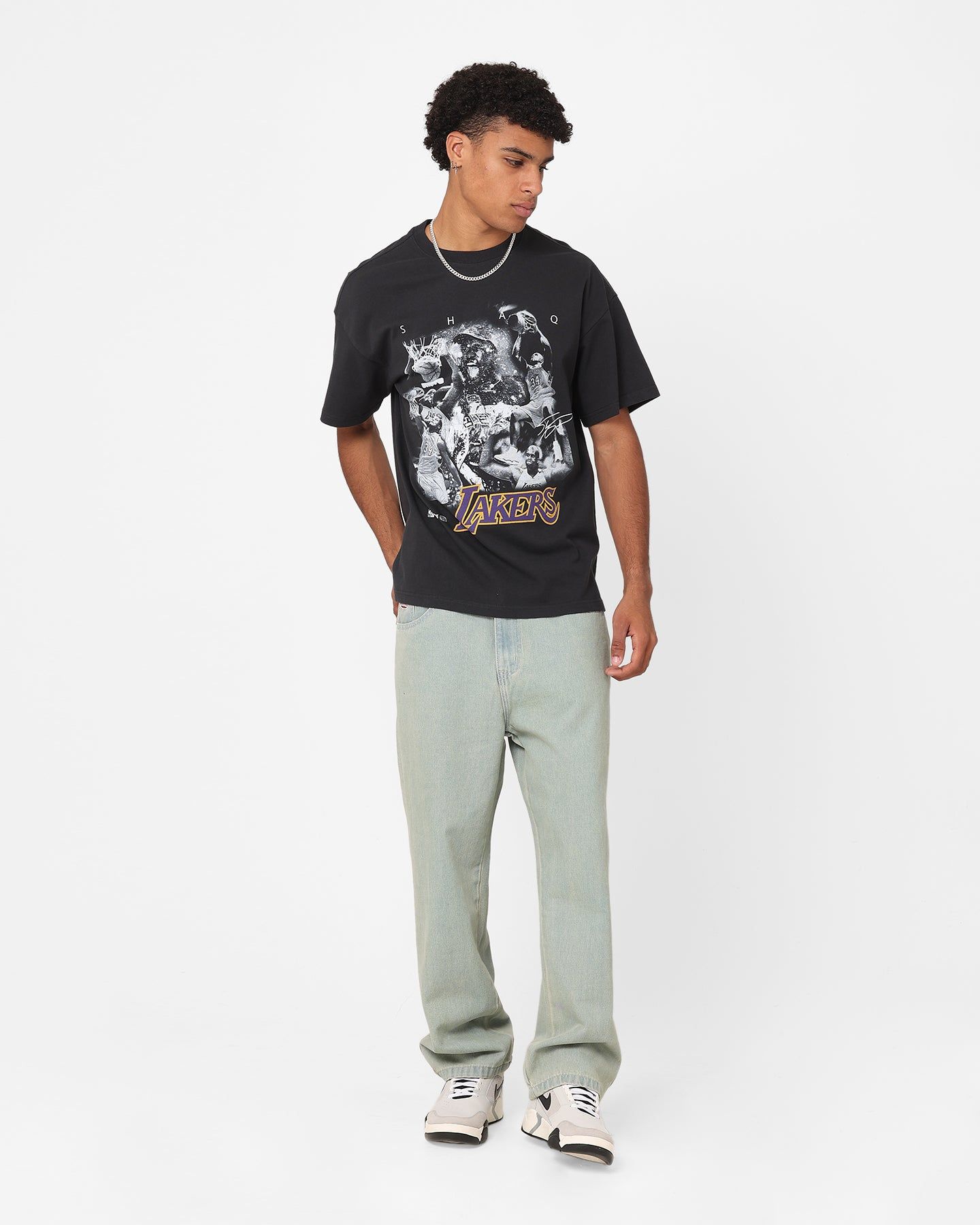 Mitchell & Ness Los Angeles Lakers Shaquille O'Neal Player Photo T-Shirt Faded Black sold by Culture Kings product image thumbnail 2