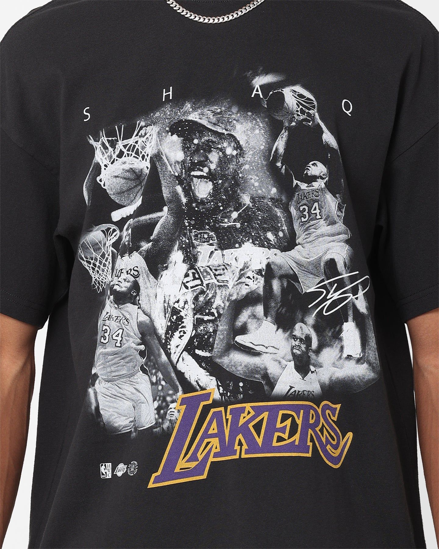 Mitchell & Ness Los Angeles Lakers Shaquille O'Neal Player Photo T-Shirt Faded Black sold by Culture Kings product image thumbnail 3