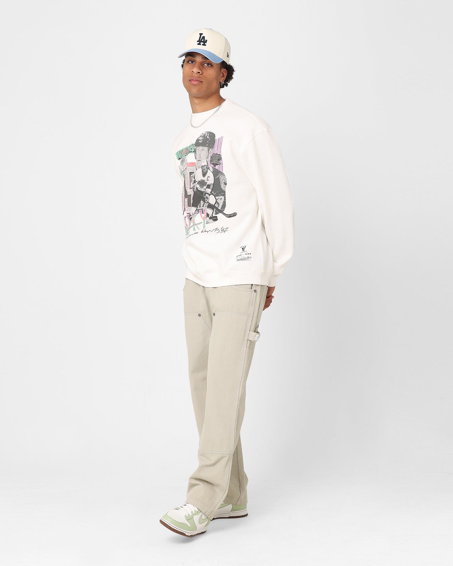 Mitchell & Ness Los Angeles Kings Wayne Gretzky Electric Crewneck Vintage White sold by Culture Kings product image thumbnail 2