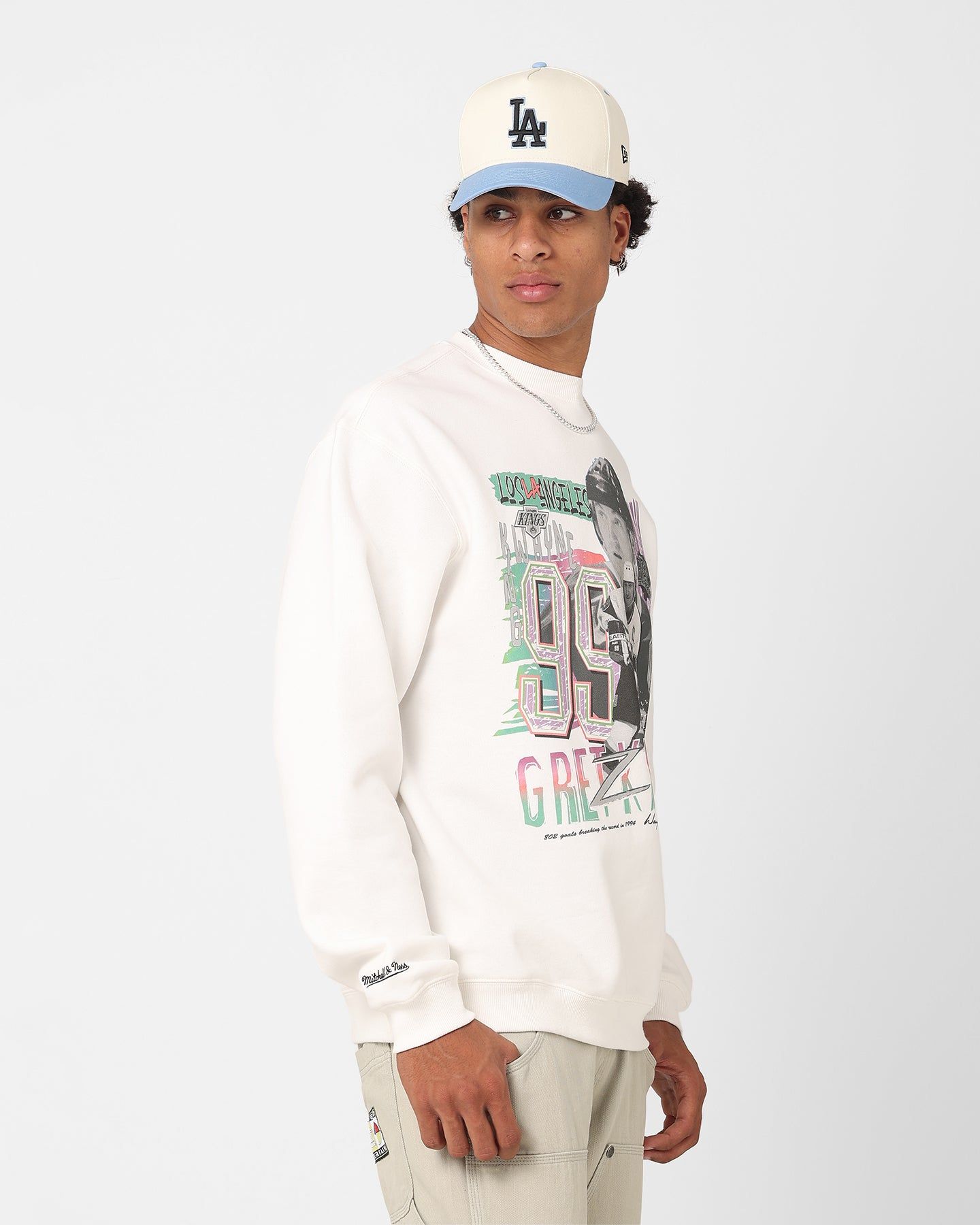 Mitchell & Ness Los Angeles Kings Wayne Gretzky Electric Crewneck Vintage White sold by Culture Kings product image thumbnail 5