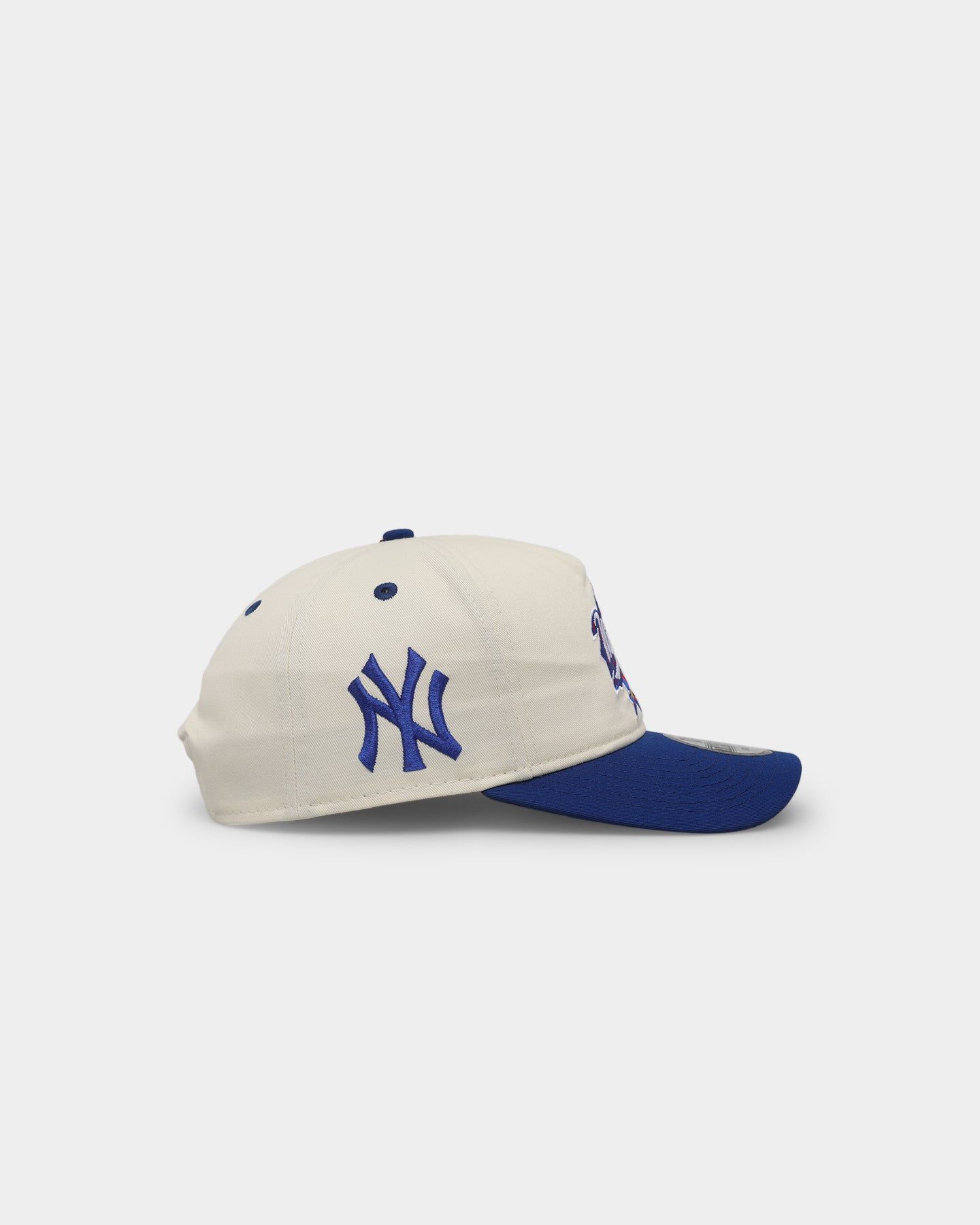 New Era New York Yankees '1990s World Series Through The Decades' 1999 World Series Golfer Snapback Chrome White sold by Culture Kings product image thumbnail 3
