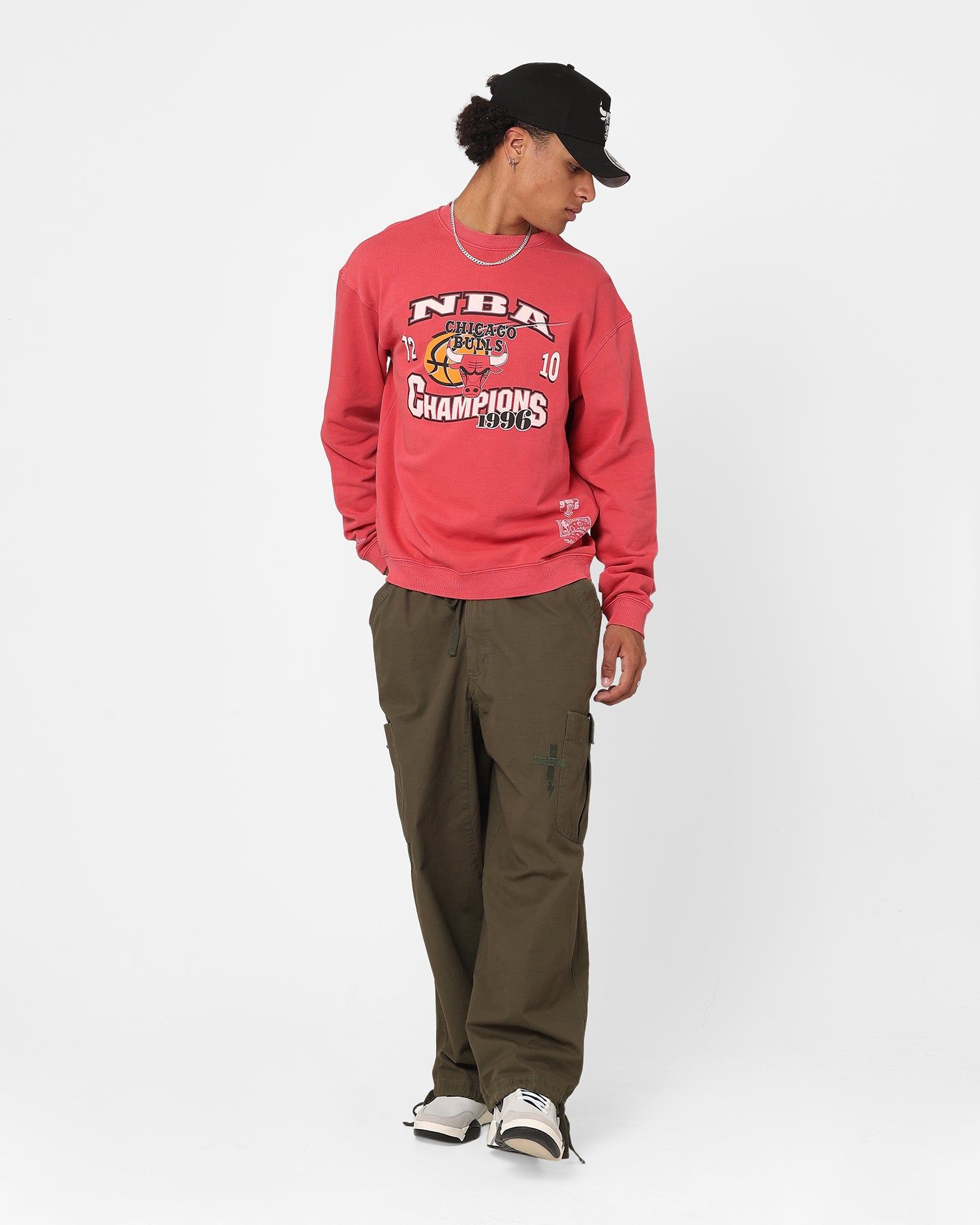 Mitchell & Ness Chicago Bulls 1996 Champions Crewneck Faded Red sold by Culture Kings product image thumbnail 2