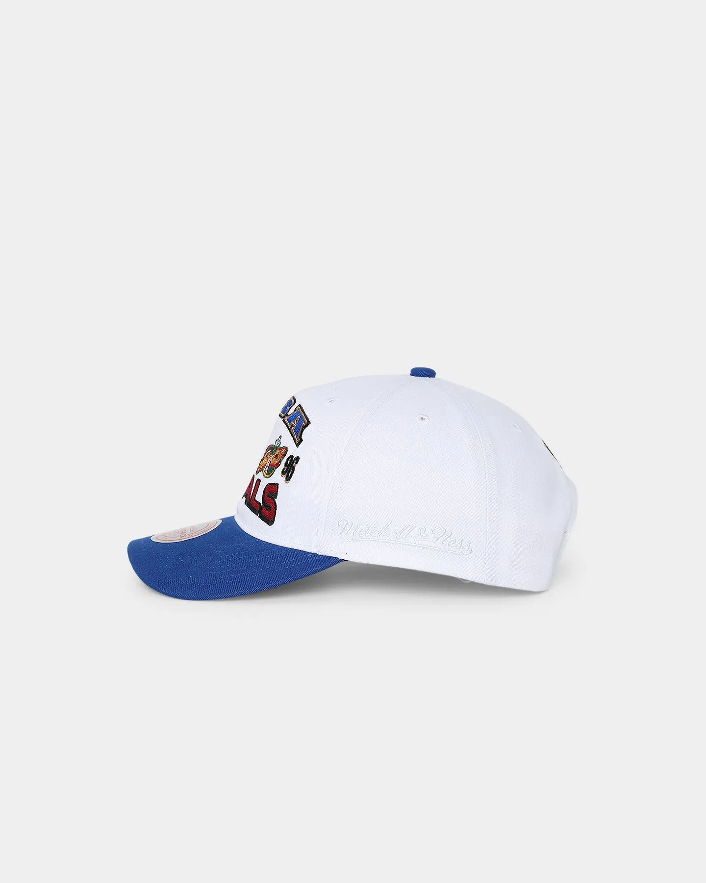 Mitchell & Ness '96 Chicago Bulls VS Seattle Sonics '1996 Bulls VS Sonics NBA Finals' Deadstock Snapback White sold by Culture Kings product image thumbnail 5