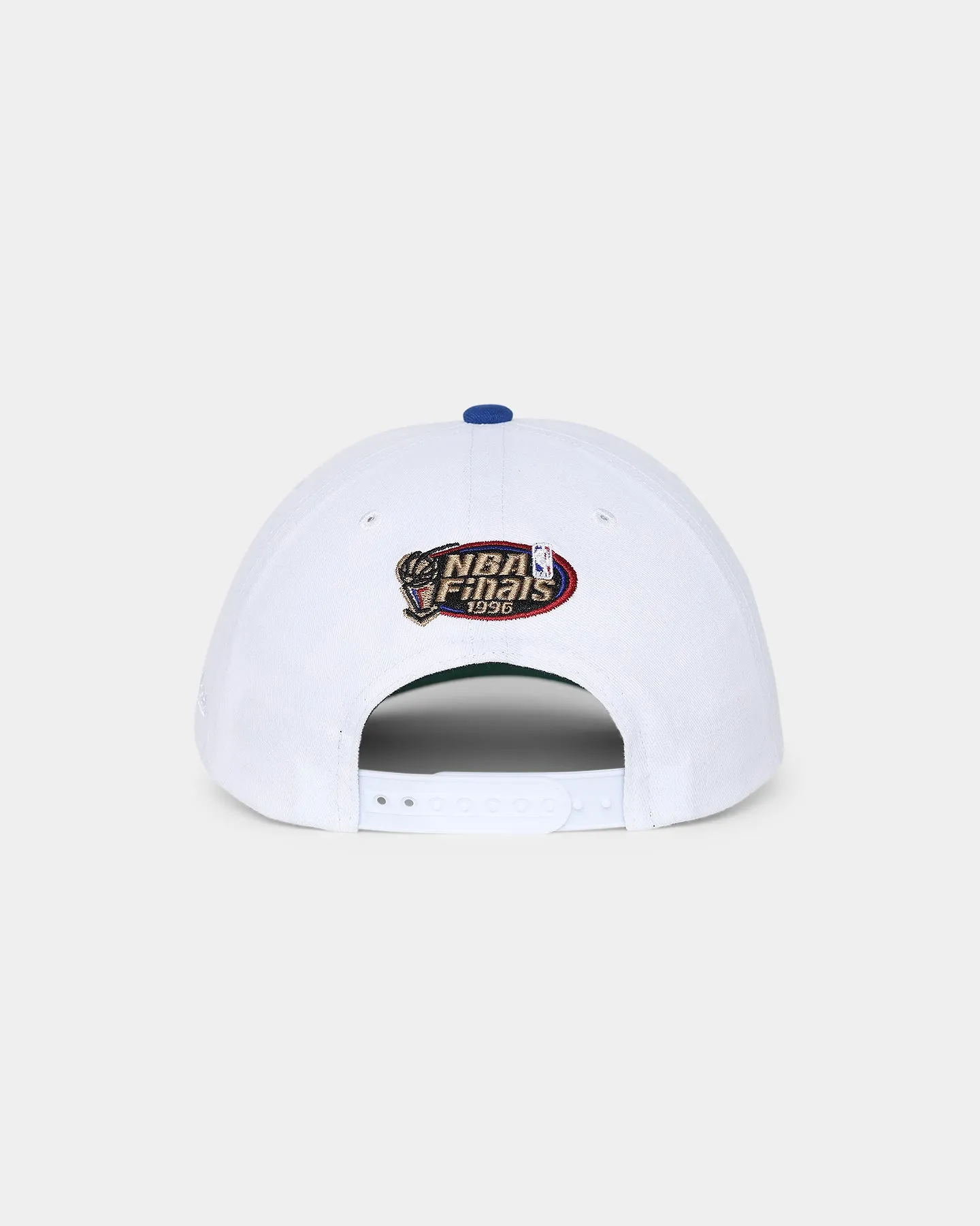 Mitchell & Ness '96 Chicago Bulls VS Seattle Sonics '1996 Bulls VS Sonics NBA Finals' Deadstock Snapback White sold by Culture Kings product image thumbnail 3