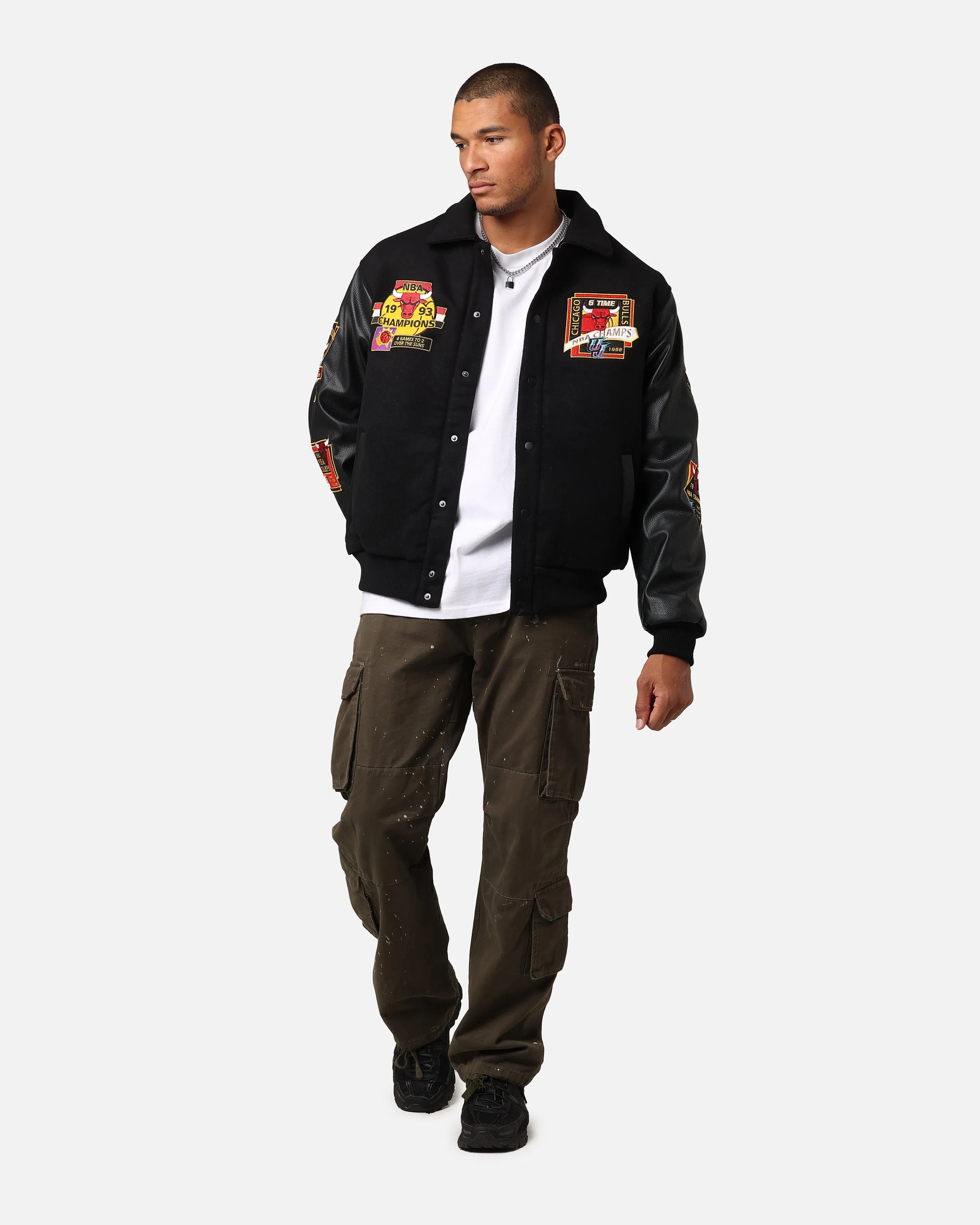 Mitchell & Ness Chicago Bulls Dynasty Jacket Black sold by Culture Kings product image thumbnail 4