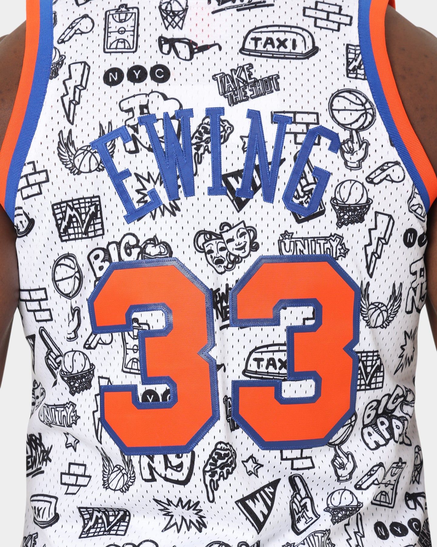 Mitchell & Ness 1991 New York Knicks Patrick Ewing #33 Doodle Swingman Jersey Black/White sold by Culture Kings product image thumbnail 5