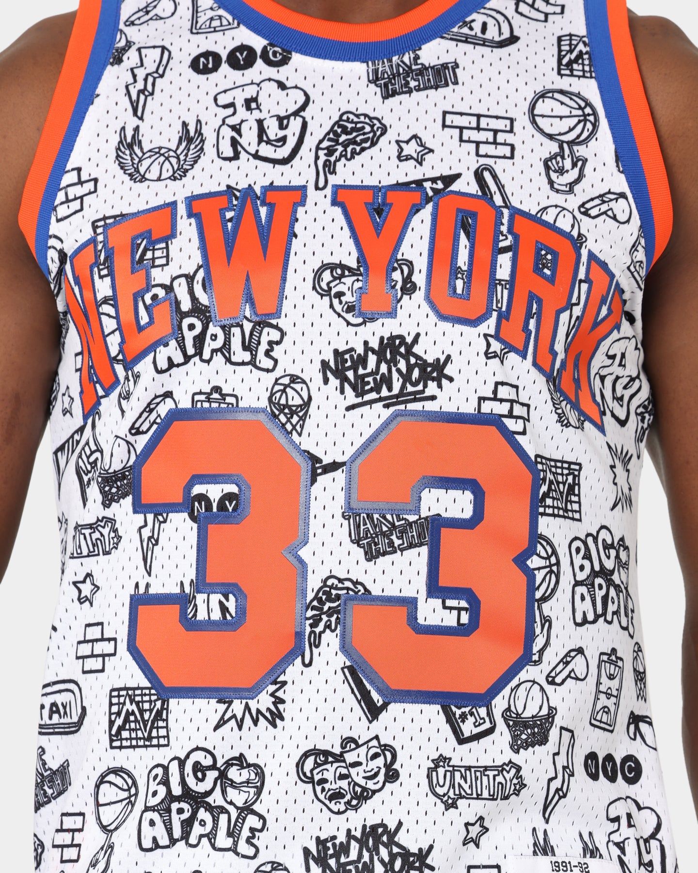 Mitchell & Ness 1991 New York Knicks Patrick Ewing #33 Doodle Swingman Jersey Black/White sold by Culture Kings product image thumbnail 4