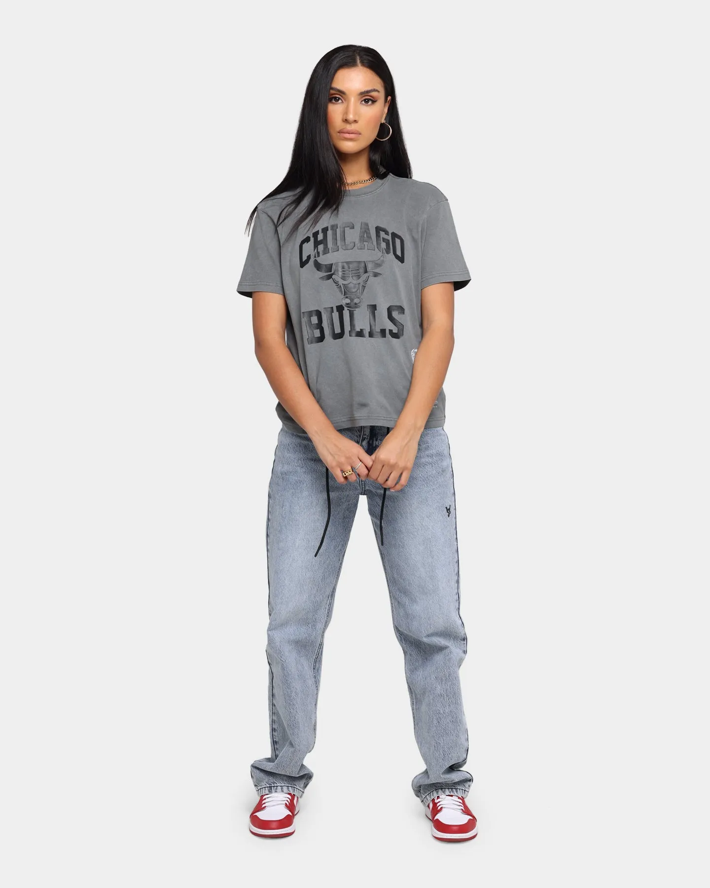 Mitchell & Ness Women's Chicago Bulls Tradition Vintage T-Shirt Gunmetal sold by Culture Kings product image thumbnail 2