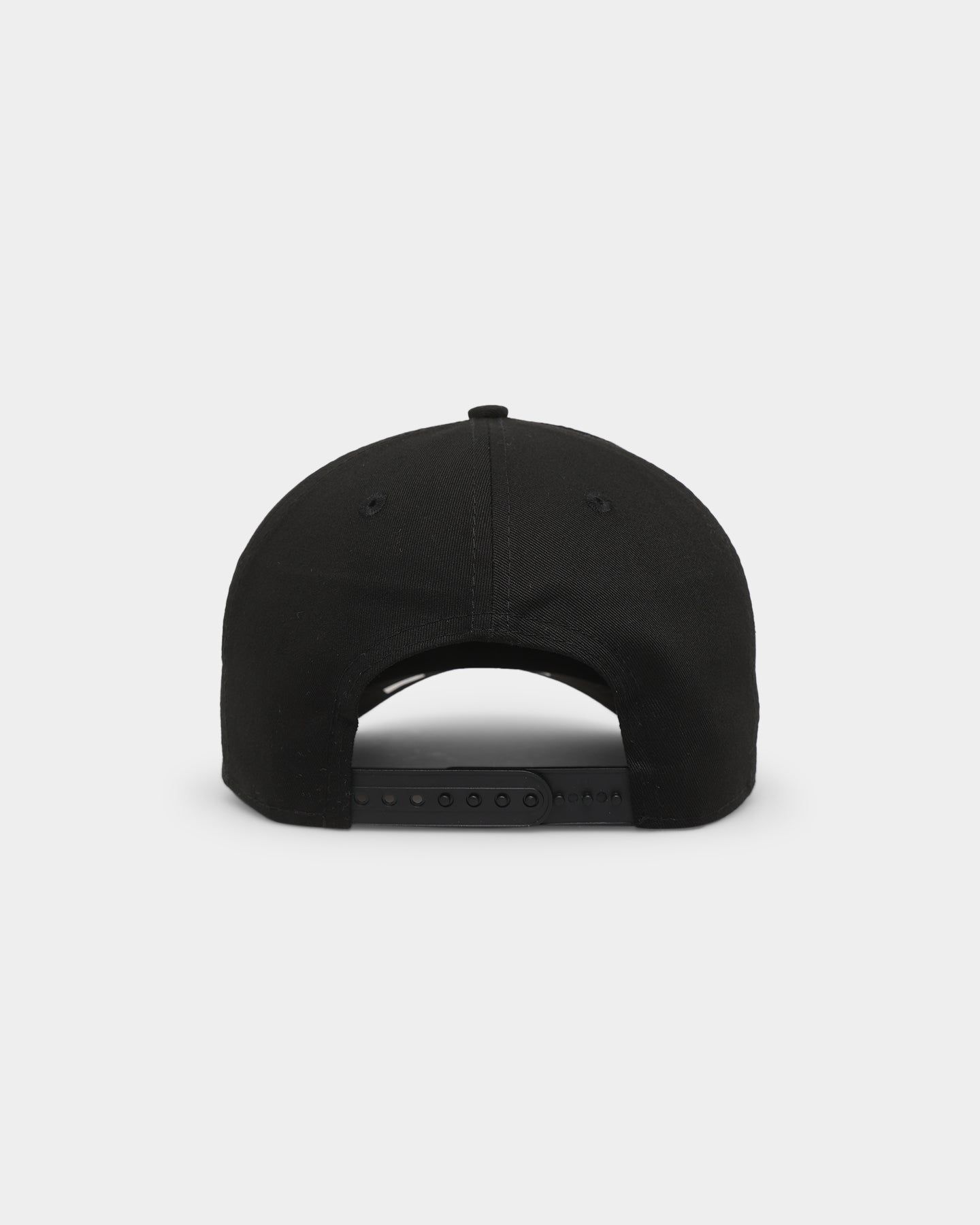 New Era Chicago Bulls 'Metal Badge' 9FORTY K-Frame Snapback Black/Black sold by Culture Kings product image thumbnail 3