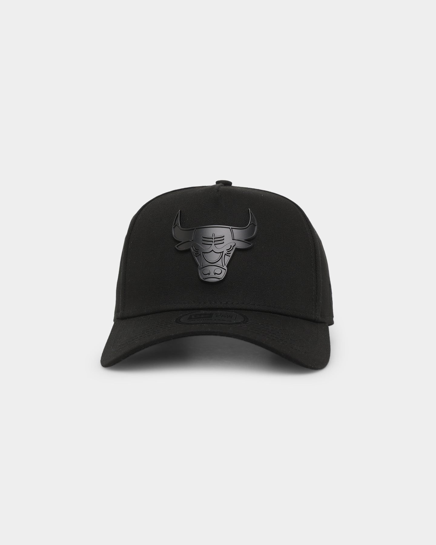 New Era Chicago Bulls 'Metal Badge' 9FORTY K-Frame Snapback Black/Black sold by Culture Kings