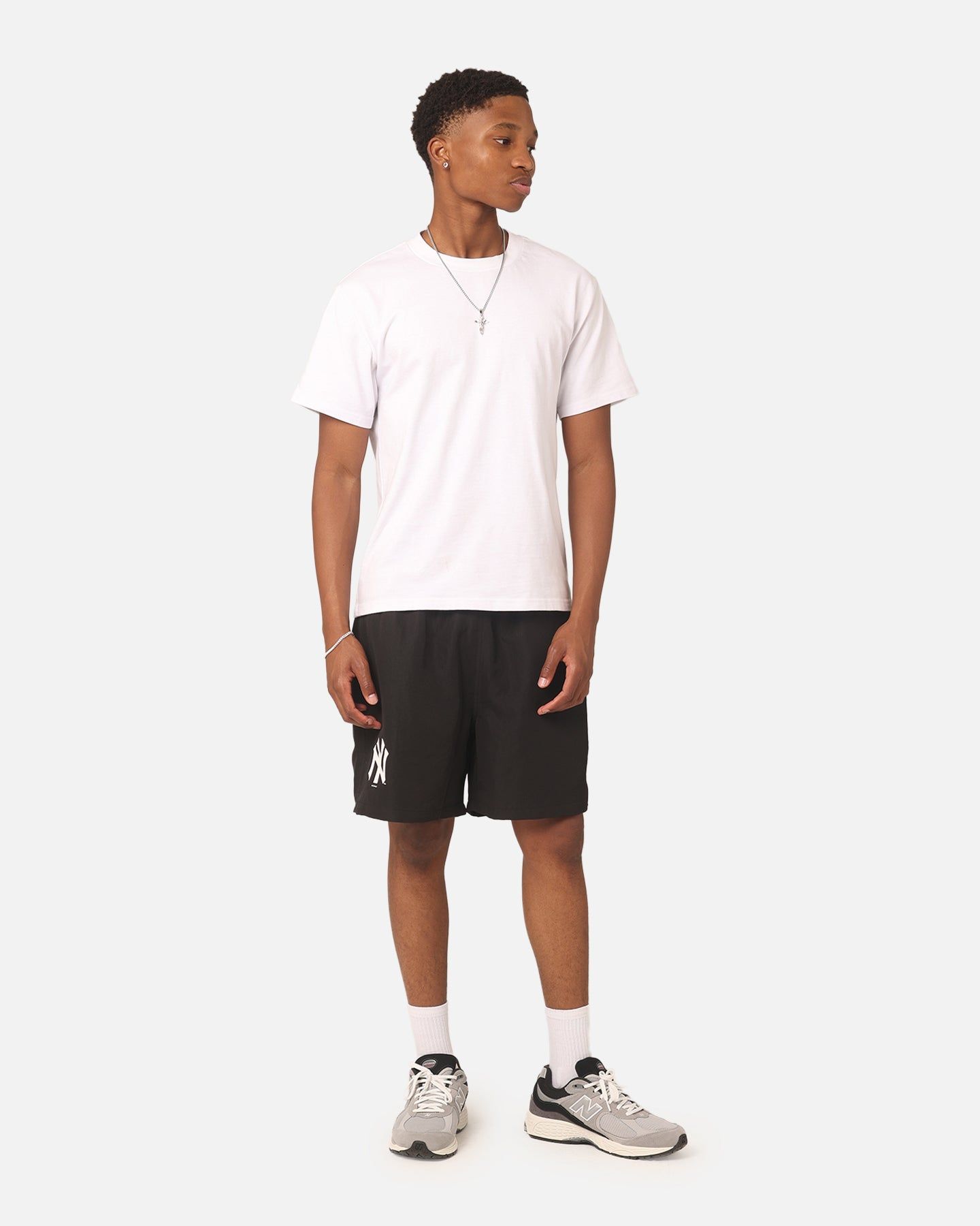 New Era New York Yankees Woven Shorts Black sold by Culture Kings product image thumbnail 2