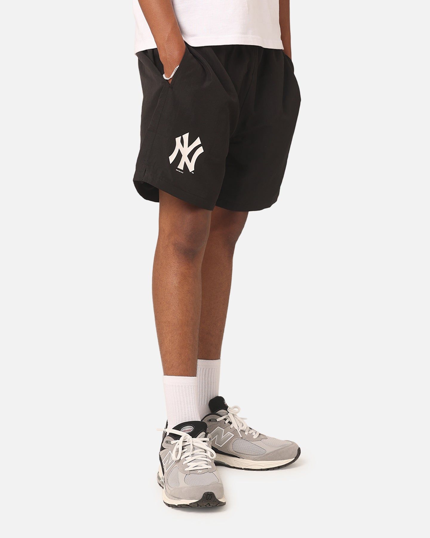 New Era New York Yankees Woven Shorts Black sold by Culture Kings product image thumbnail 3