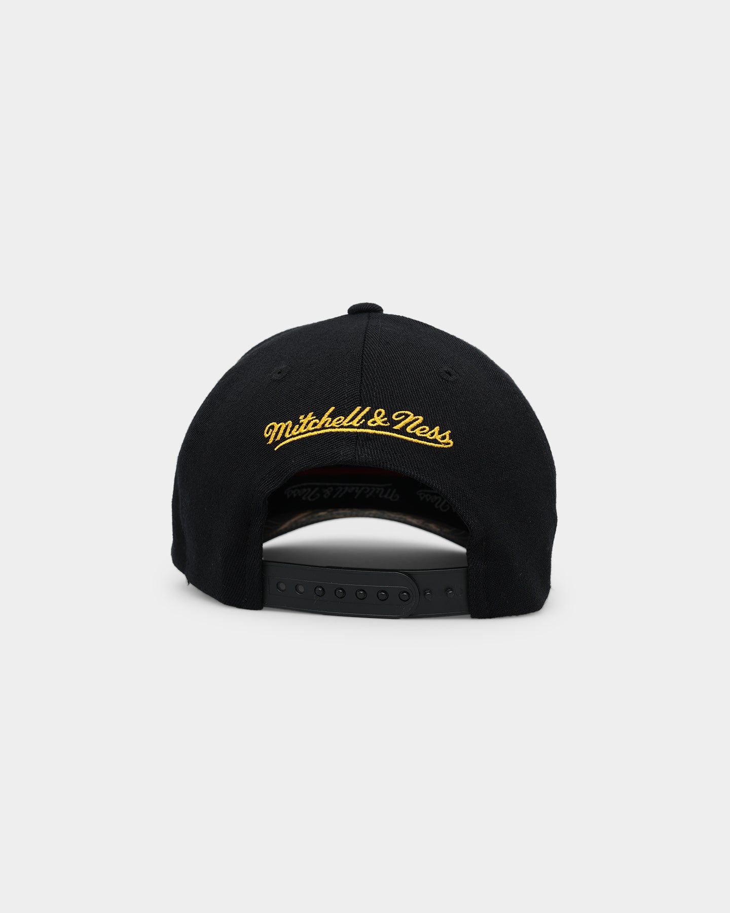 Mitchell & Ness Los Angeles Lakers 'Team Outline' Classic Snapback Black sold by Culture Kings product image thumbnail 2