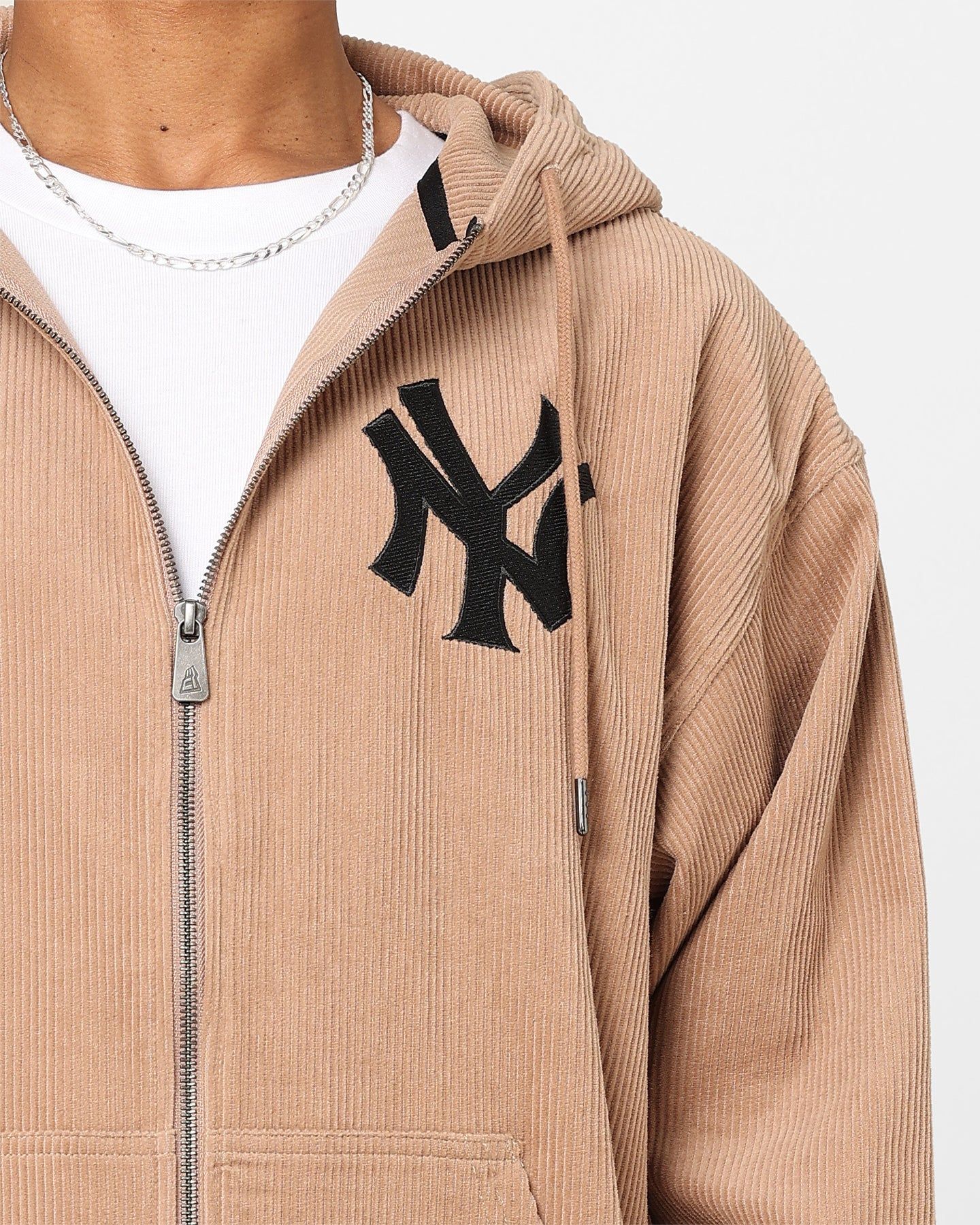 New Era New York Yankees Oversized Zip Hoodie Tumbleweed sold by Culture Kings product image thumbnail 3