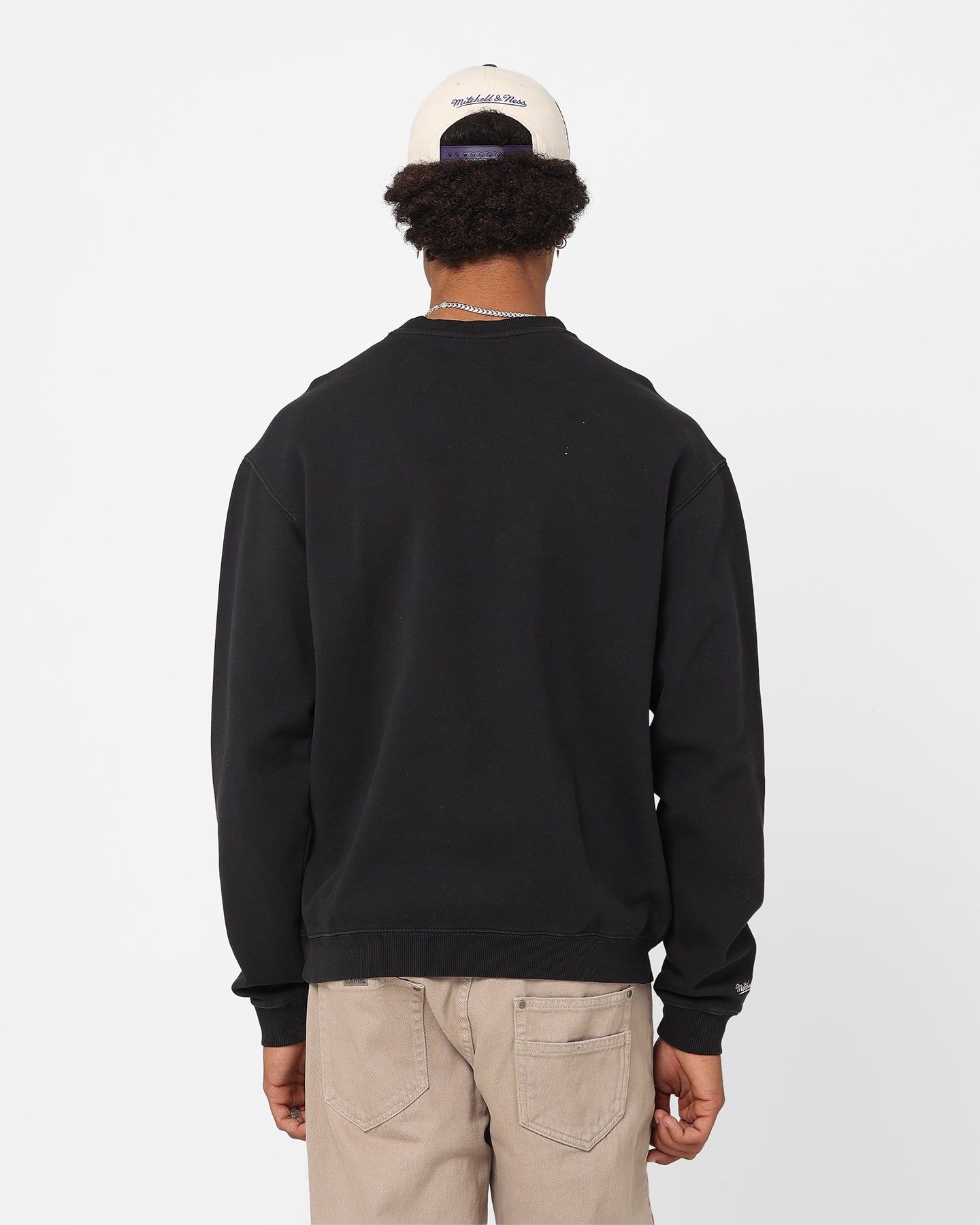 Mitchell & Ness Los Angeles Lakers Ivy Arch Crewneck Faded Black sold by Culture Kings product image thumbnail 4