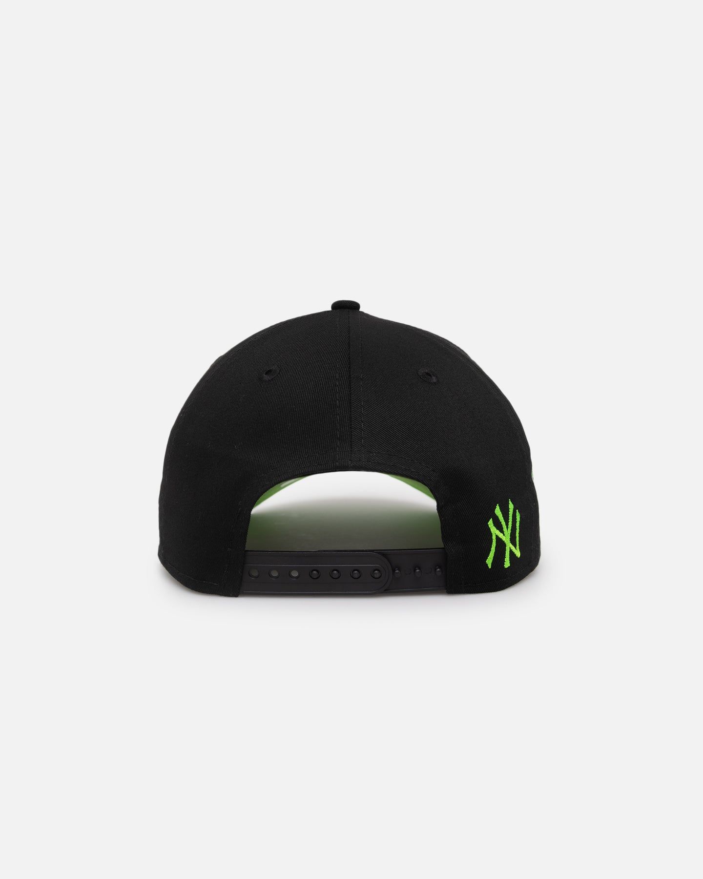 New Era New York Yankees "Drip Logo" 9FORTY A-Frame Snapback Black/White/Green sold by Culture Kings product image thumbnail 2