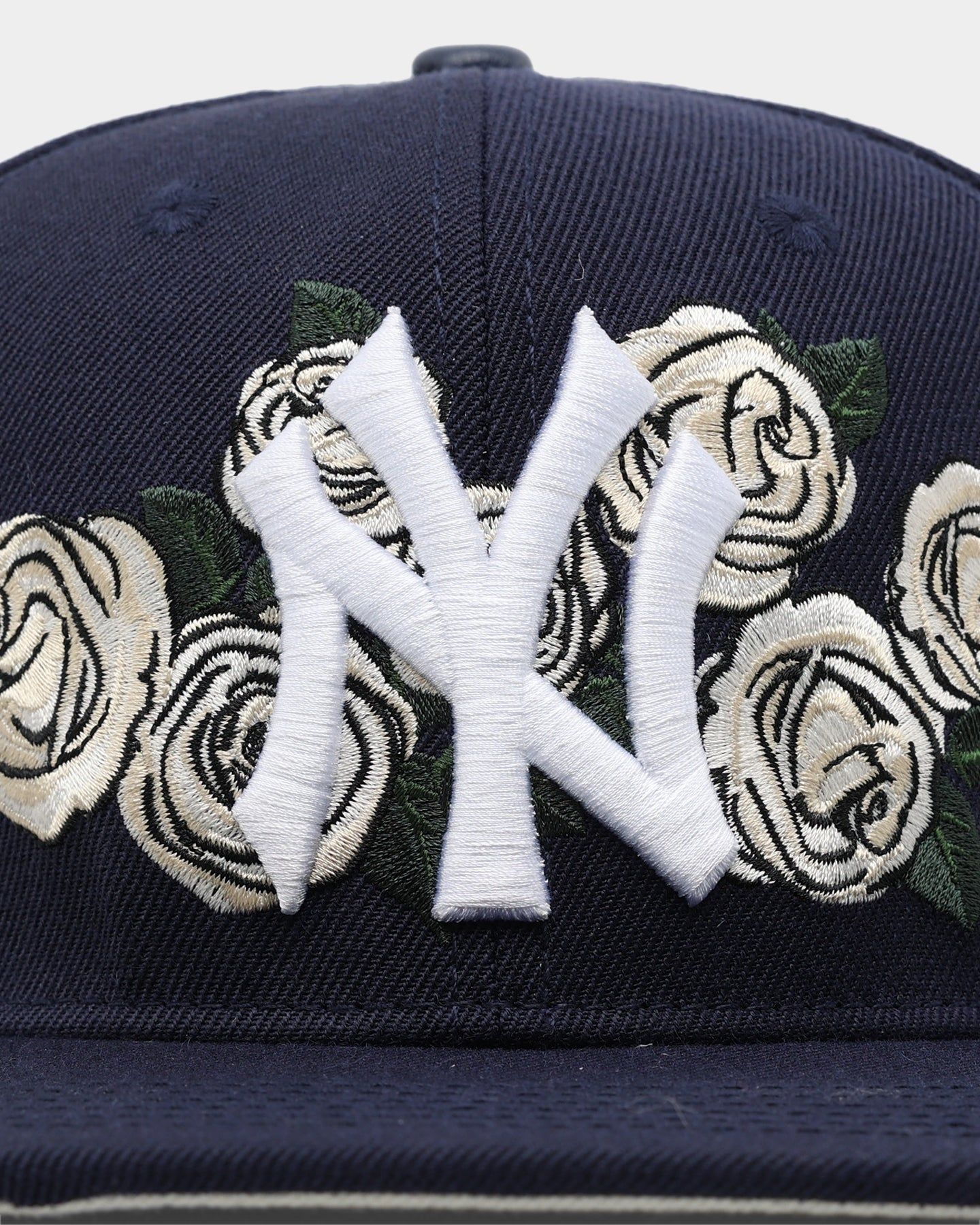 Pro Standard New York Yankees Roses Snapback Navy sold by Culture Kings product image thumbnail 5