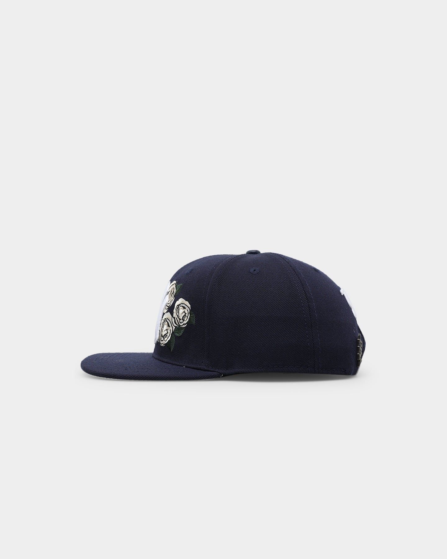 Pro Standard New York Yankees Roses Snapback Navy sold by Culture Kings product image thumbnail 4