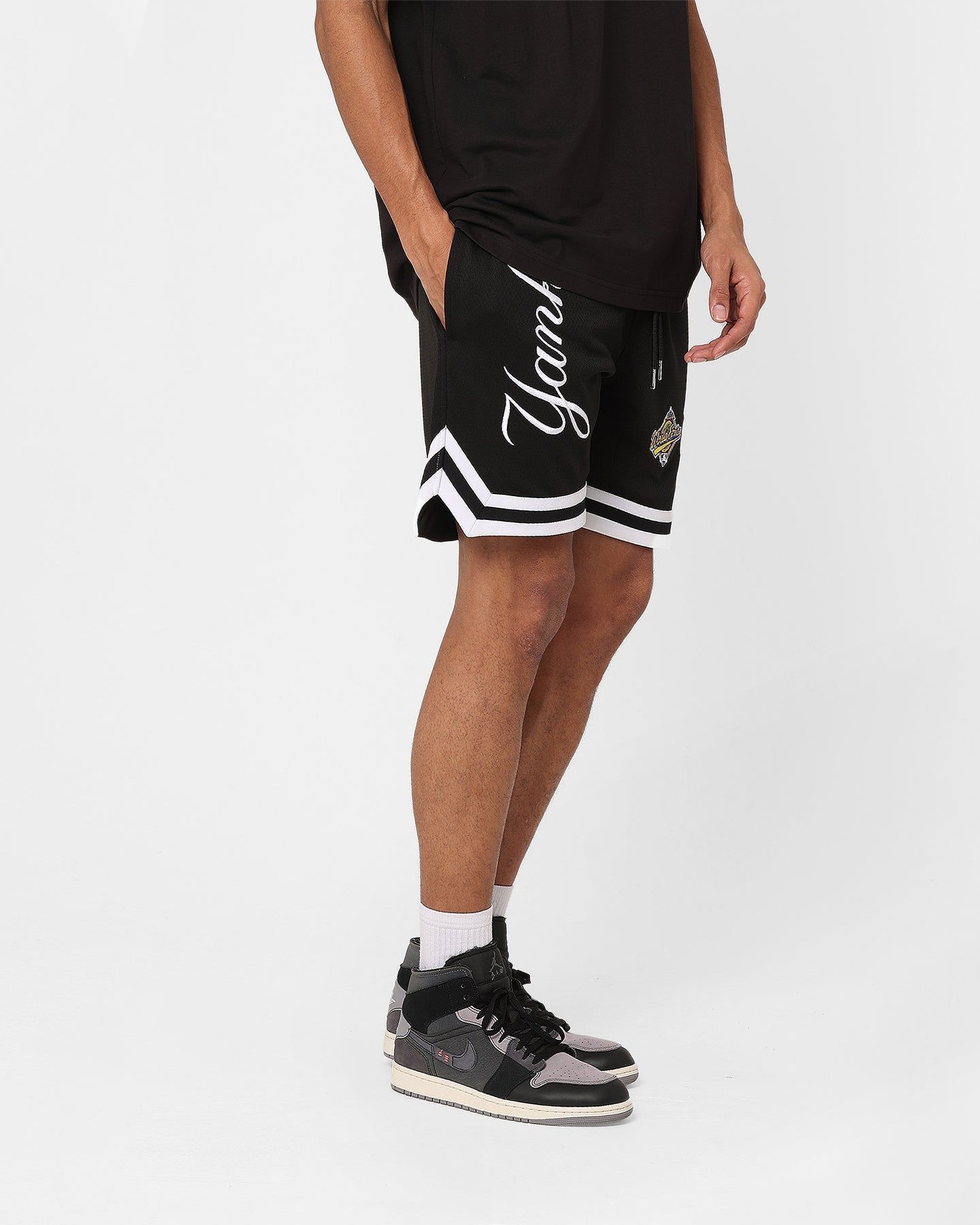 New Era New York Yankees Mesh Shorts Black sold by Culture Kings product image thumbnail 5