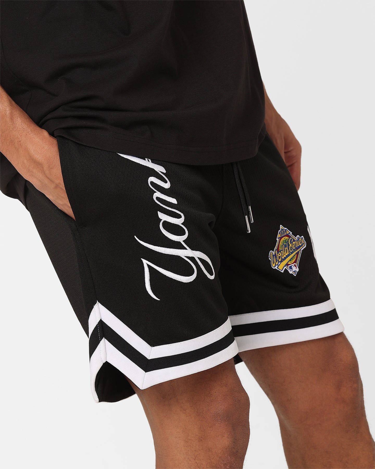 New Era New York Yankees Mesh Shorts Black sold by Culture Kings product image thumbnail 3