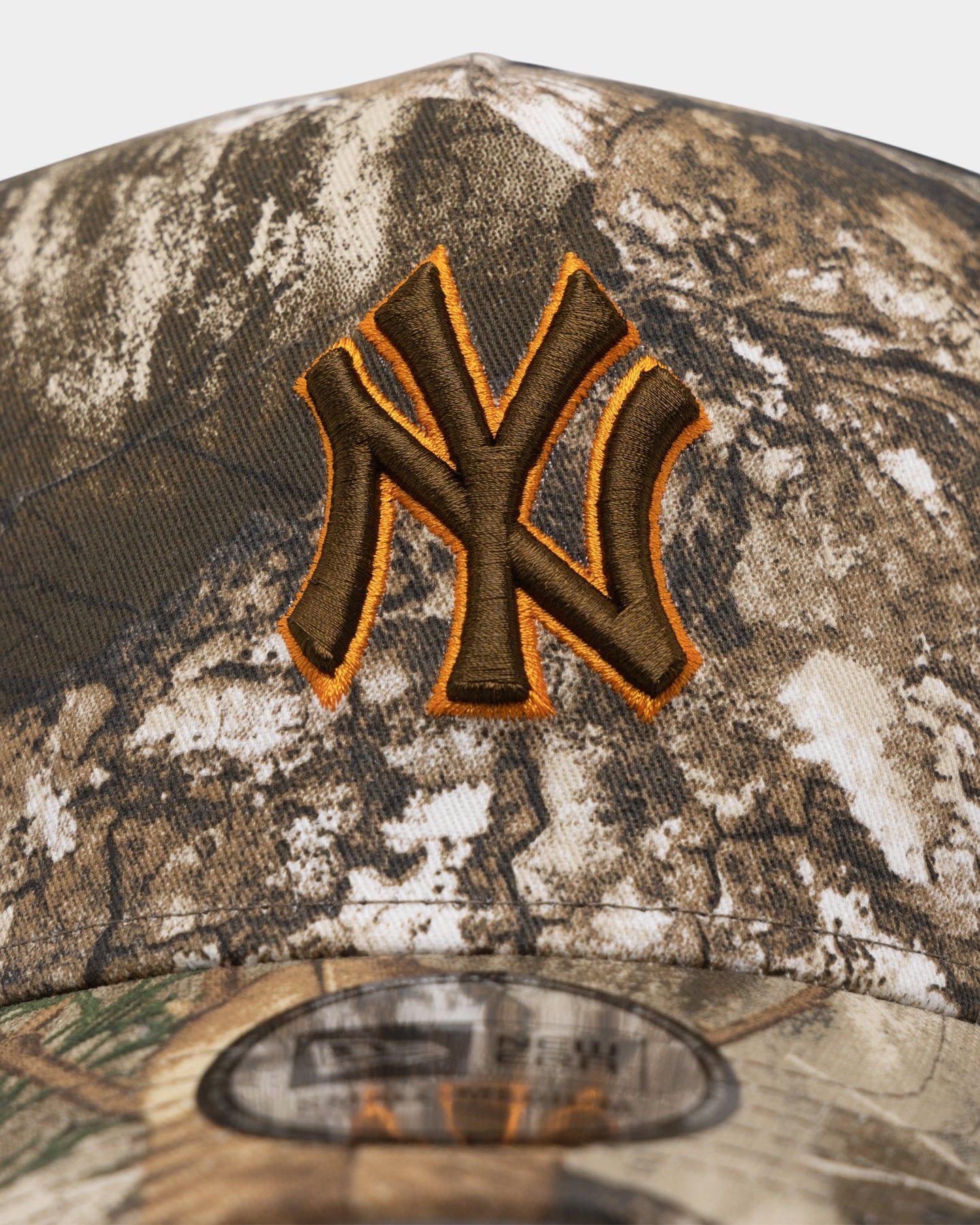 New Era New York Yankees 'Real Tree Twist' 9FORTY K-Frame Trucker Snapback Realtree Edge sold by Culture Kings product image thumbnail 5