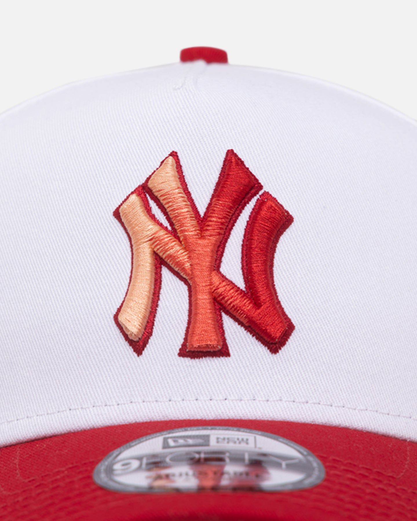 New Era New York Yankees 'Satin Blaze' 9FORTY A-Frame Snapback White/Scarlet sold by Culture Kings product image thumbnail 5