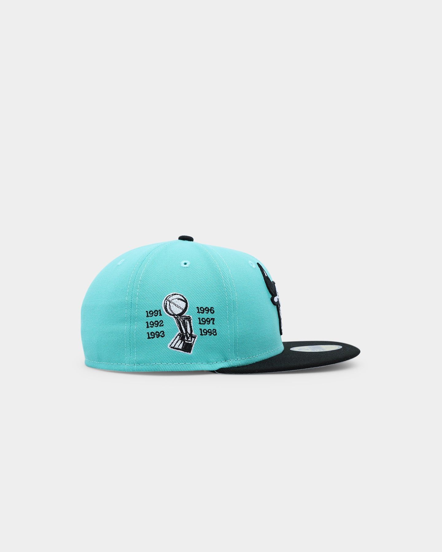 New Era Chicago Bulls 'Cool Mint' 2-Tone 59FIFTY Fitted Mint/Black sold by Culture Kings product image thumbnail 3