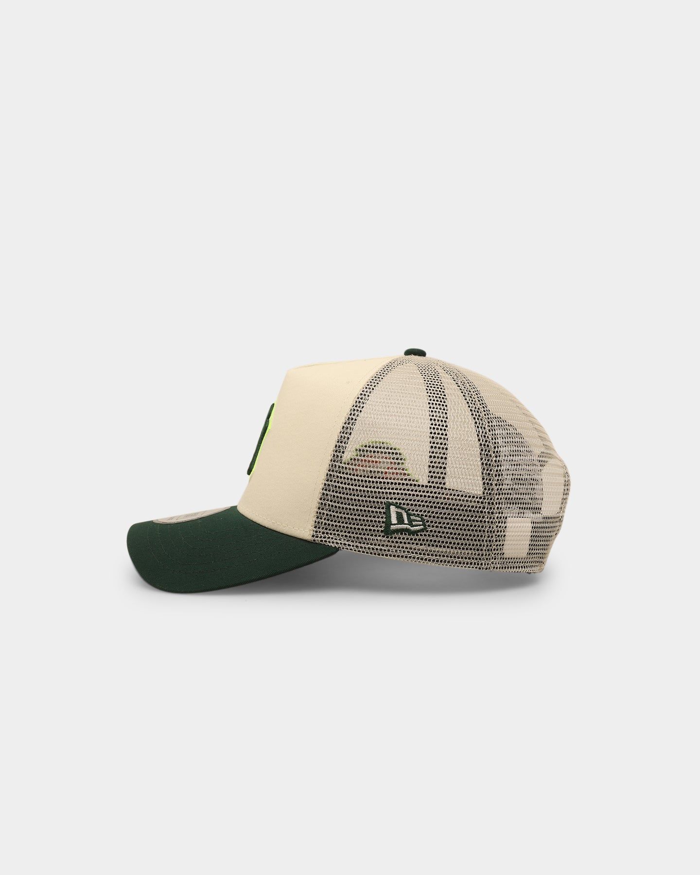 New Era New York Yankees 'Caddy Green' 9FORTY K-Frame Snapback Chrome White sold by Culture Kings product image thumbnail 4