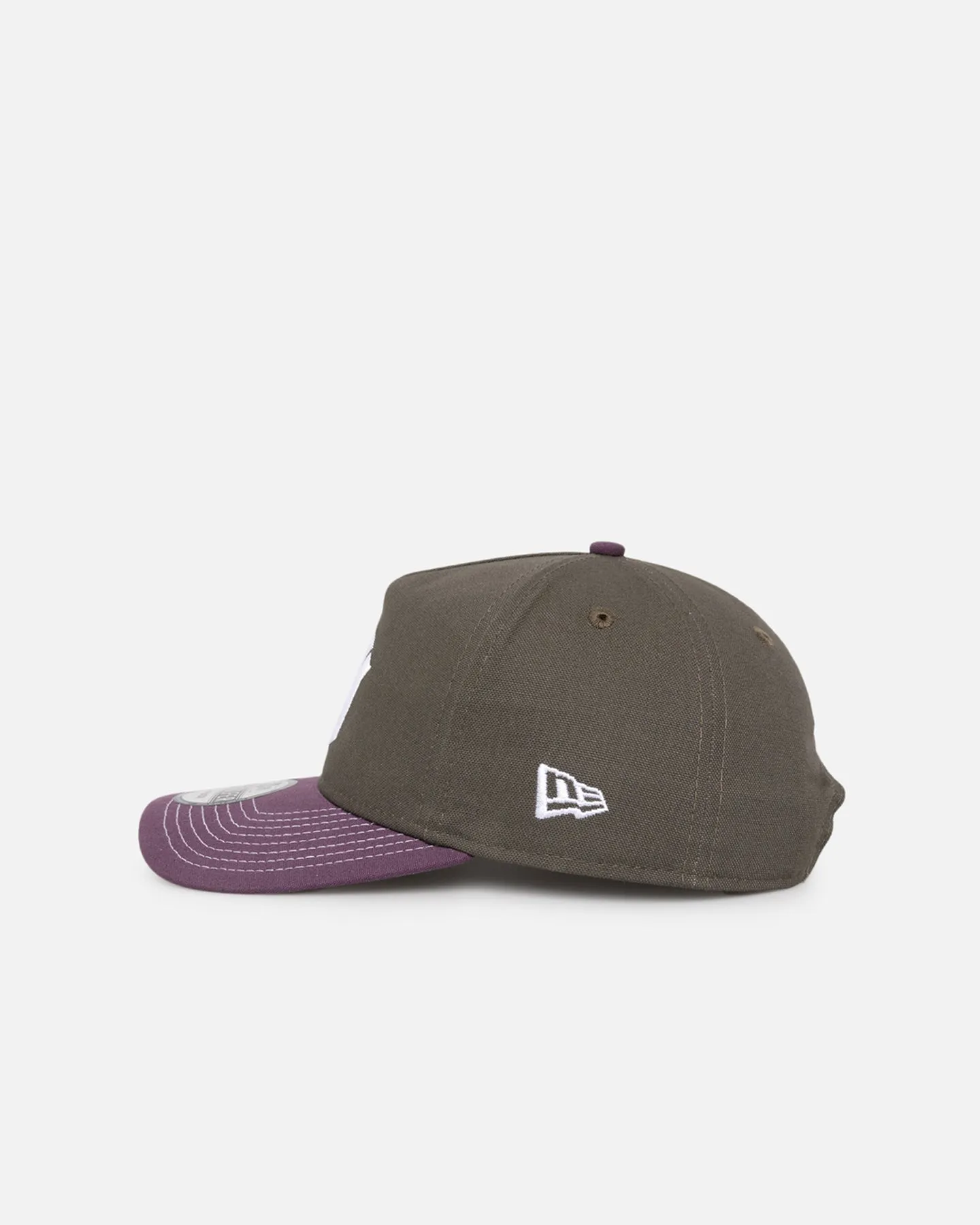 New Era New York Yankees 'Contrast Visor' Pre-Curved Golfer Snapback Moss/Plum sold by Culture Kings product image thumbnail 4