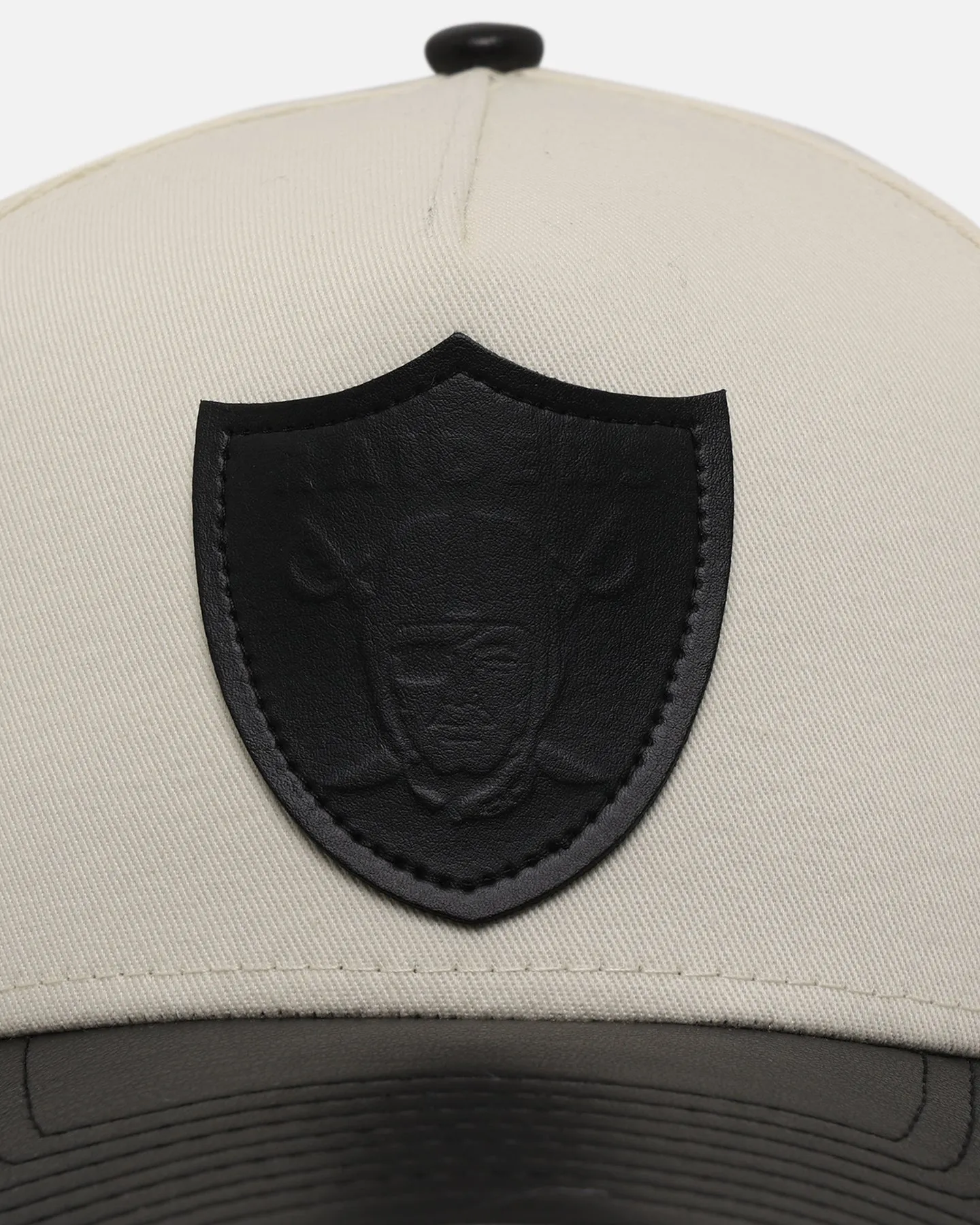 New Era Las Vegas Raiders 'Leather Visor' 9FORTY A-Frame Snapback Chrome White/Black sold by Culture Kings product image thumbnail 5