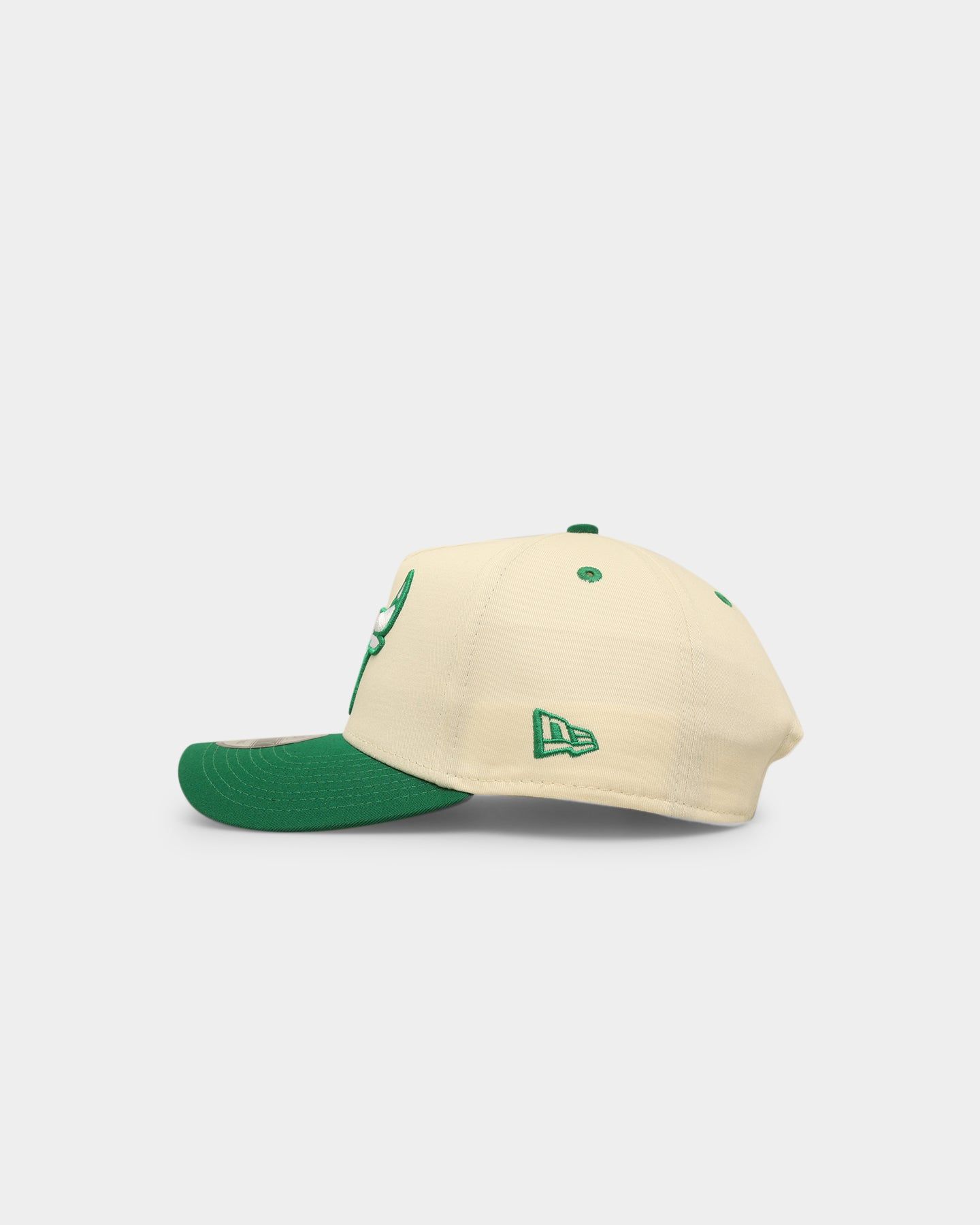 New Era Chicago Bulls 'Lucky Green' 9FORTY A-Frame Snapback Chrome White sold by Culture Kings product image thumbnail 4