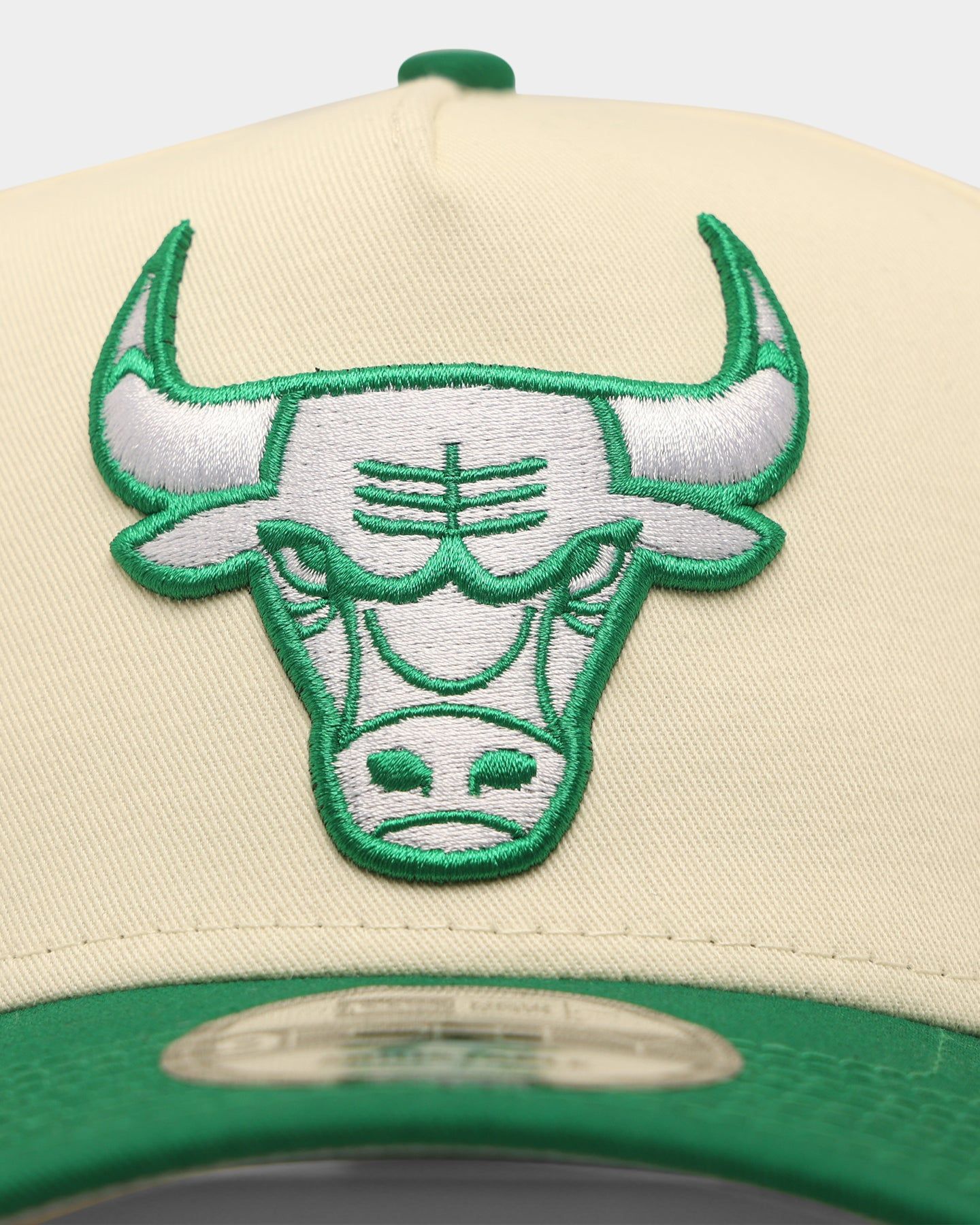 New Era Chicago Bulls 'Lucky Green' 9FORTY A-Frame Snapback Chrome White sold by Culture Kings product image thumbnail 5