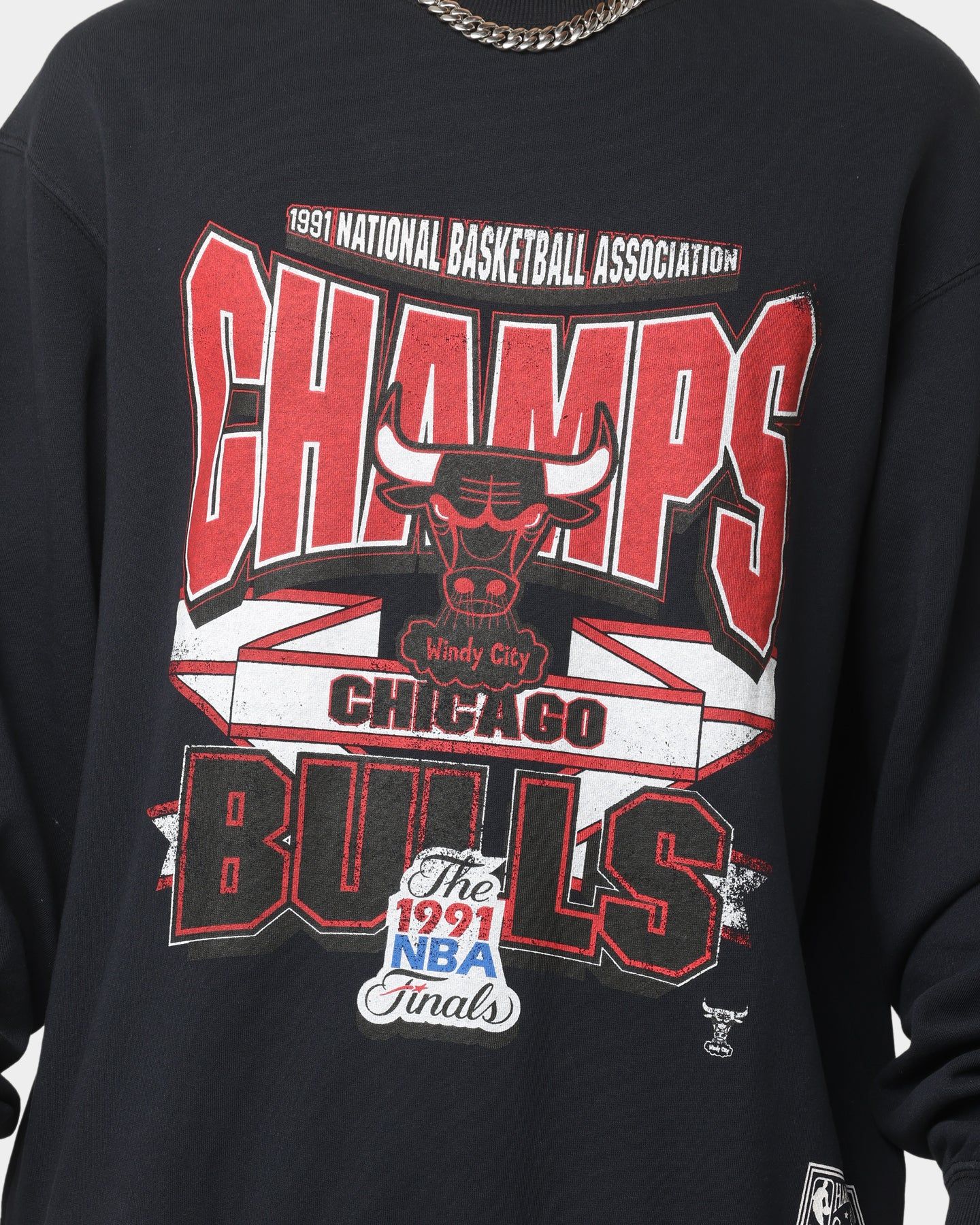 Mitchell & Ness Chicago Bulls Vintage Champion Crewneck Faded Black sold by Culture Kings product image thumbnail 3