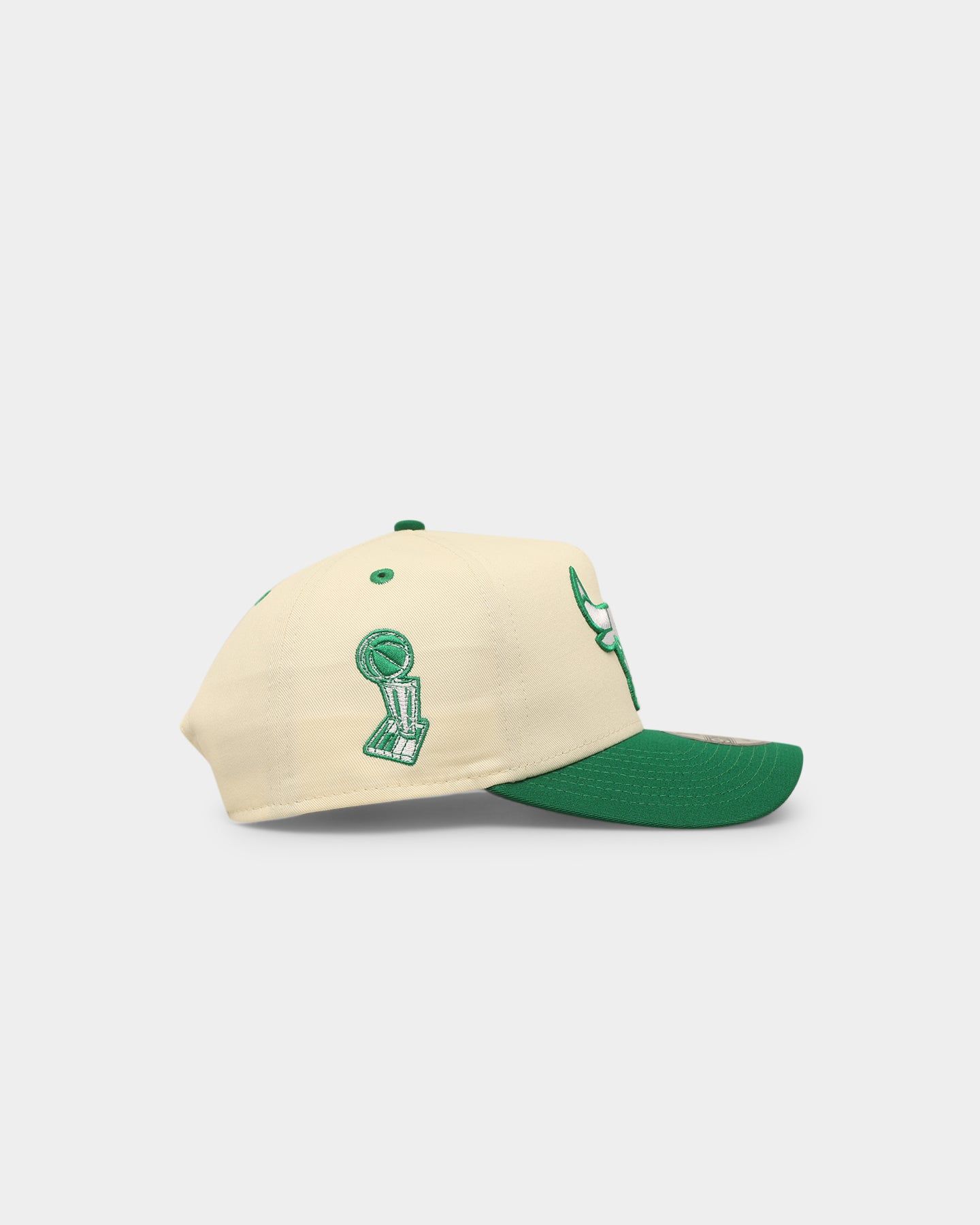 New Era Chicago Bulls 'Lucky Green' 9FORTY A-Frame Snapback Chrome White sold by Culture Kings product image thumbnail 3