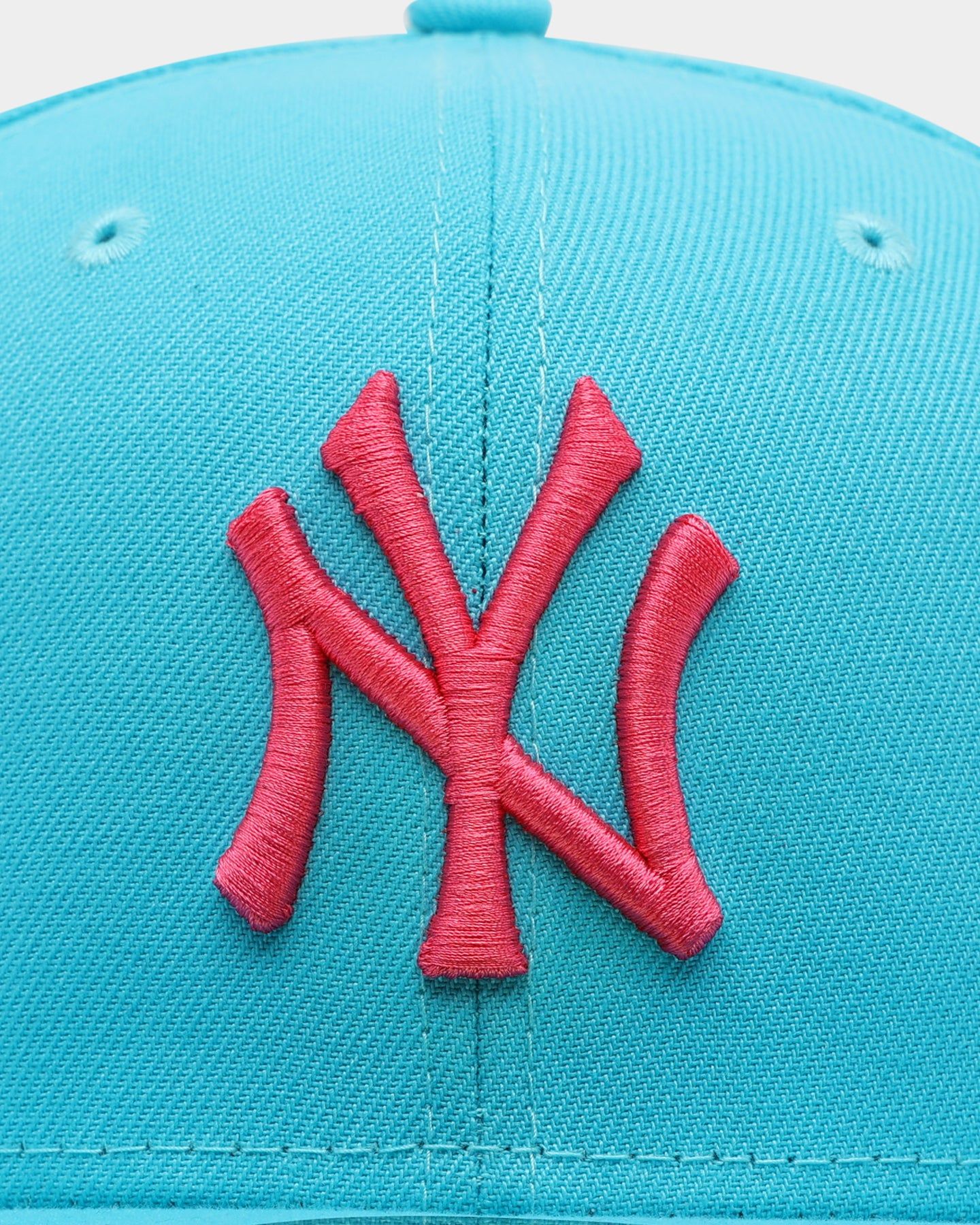 New Era New York Yankees 'Neon Vice' 59FIFTY Fitted Neon Blue sold by Culture Kings product image thumbnail 5