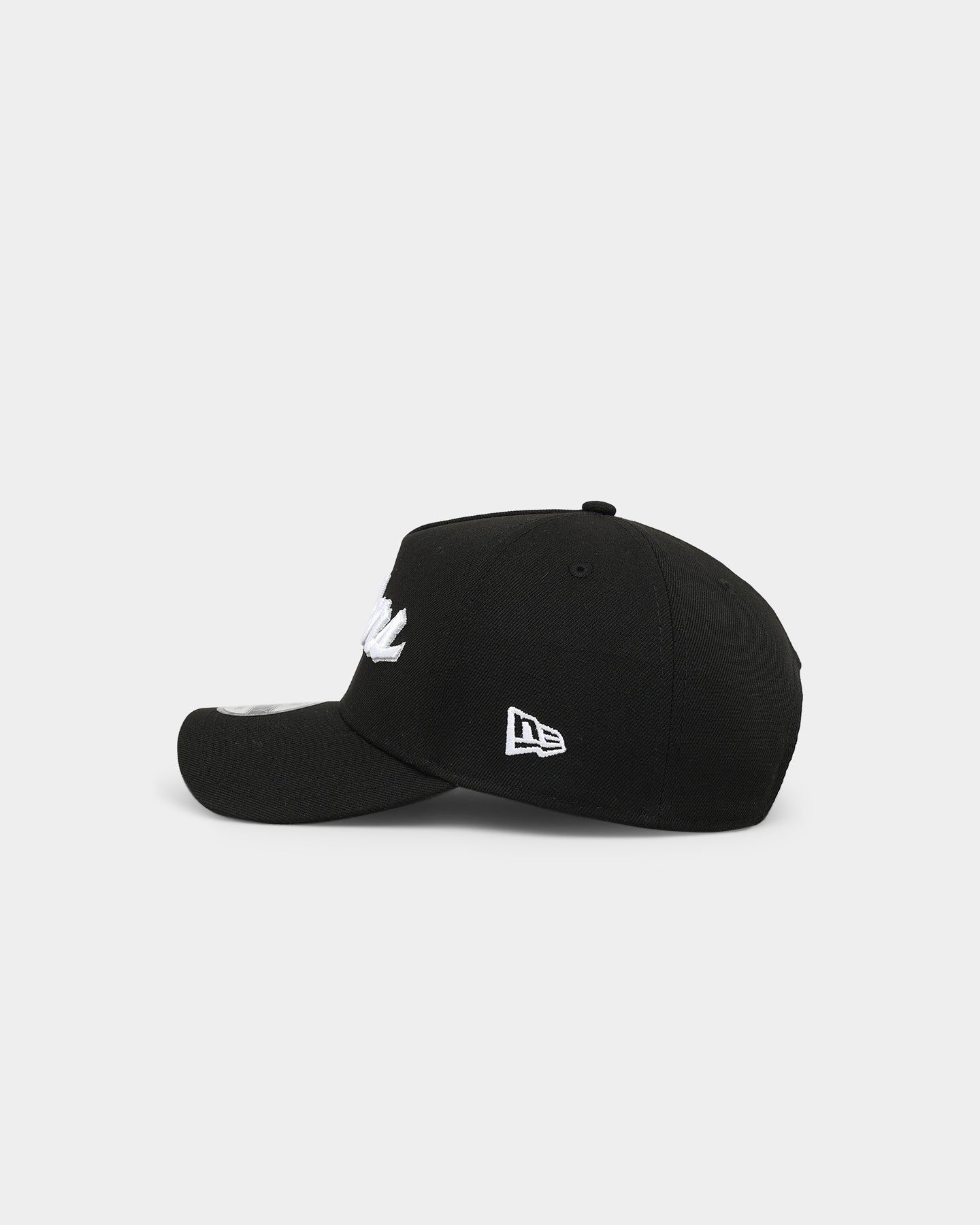 New Era Las Vegas Raiders 'Throwback Raiders' 9FORTY A-Frame Snapback Black sold by Culture Kings product image thumbnail 4