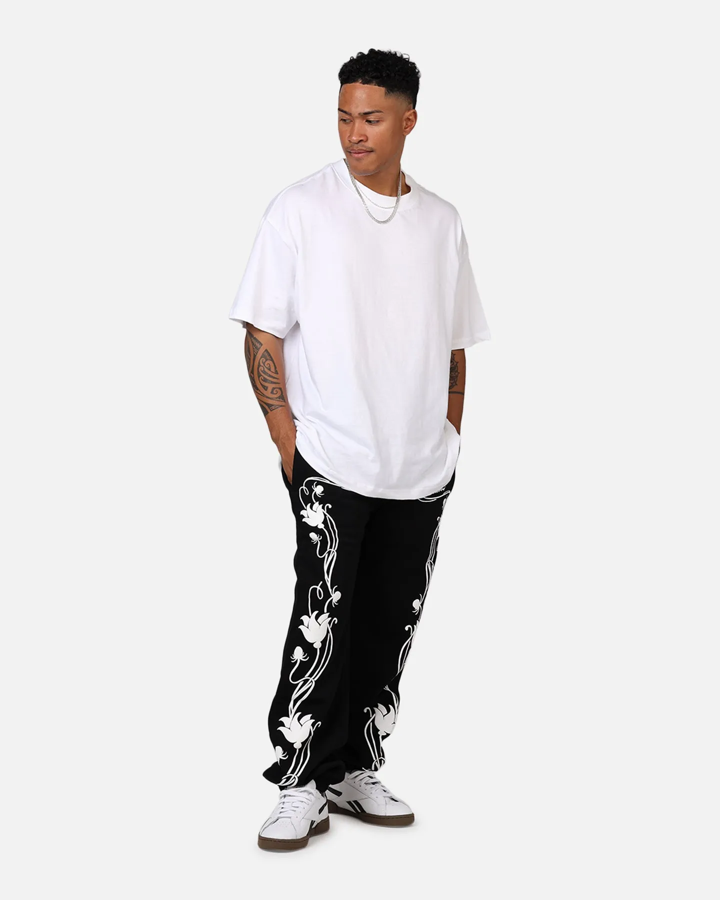 Carre Nouveau Baggy Sweatpant Black sold by Culture Kings product image thumbnail 2