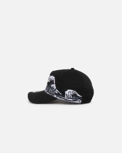 New Era Atlanta Braves "Wave" 9FORTY A-Frame Snapback Black/White sold by Culture Kings