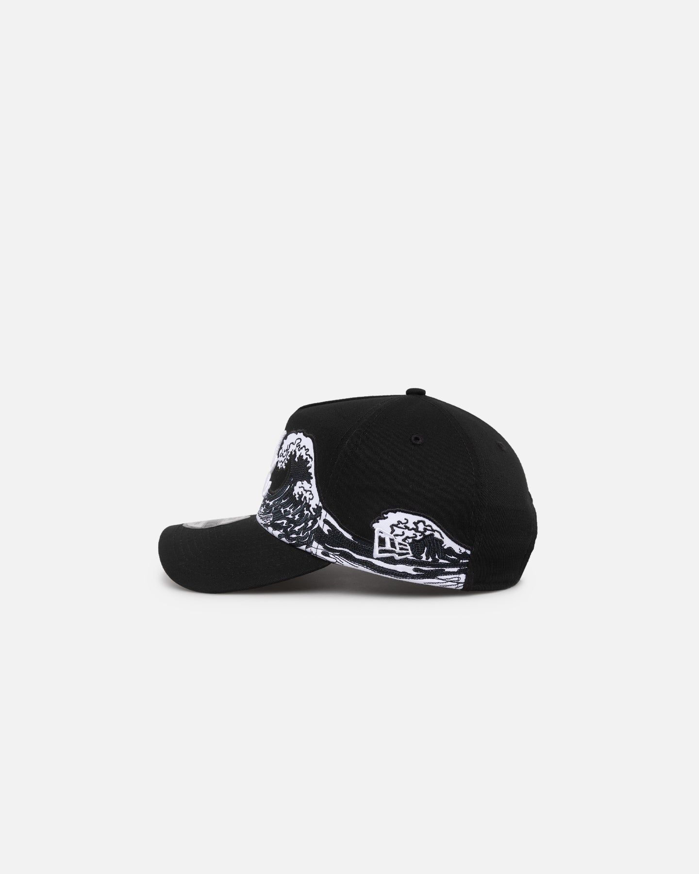 New Era Atlanta Braves "Wave" 9FORTY A-Frame Snapback Black/White sold by Culture Kings product image thumbnail 4